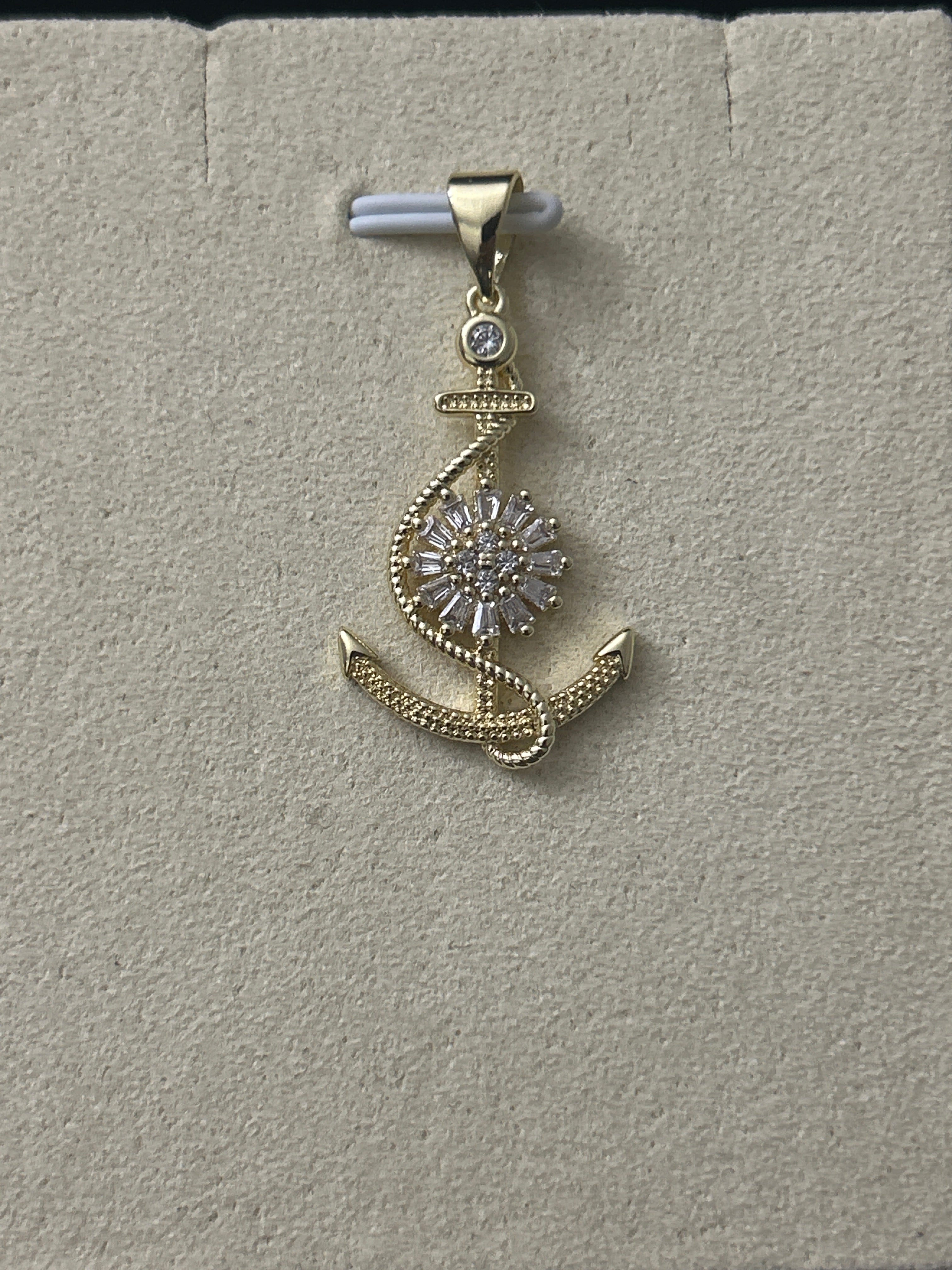 P80 - 14k Gold VVS CZ Anchor