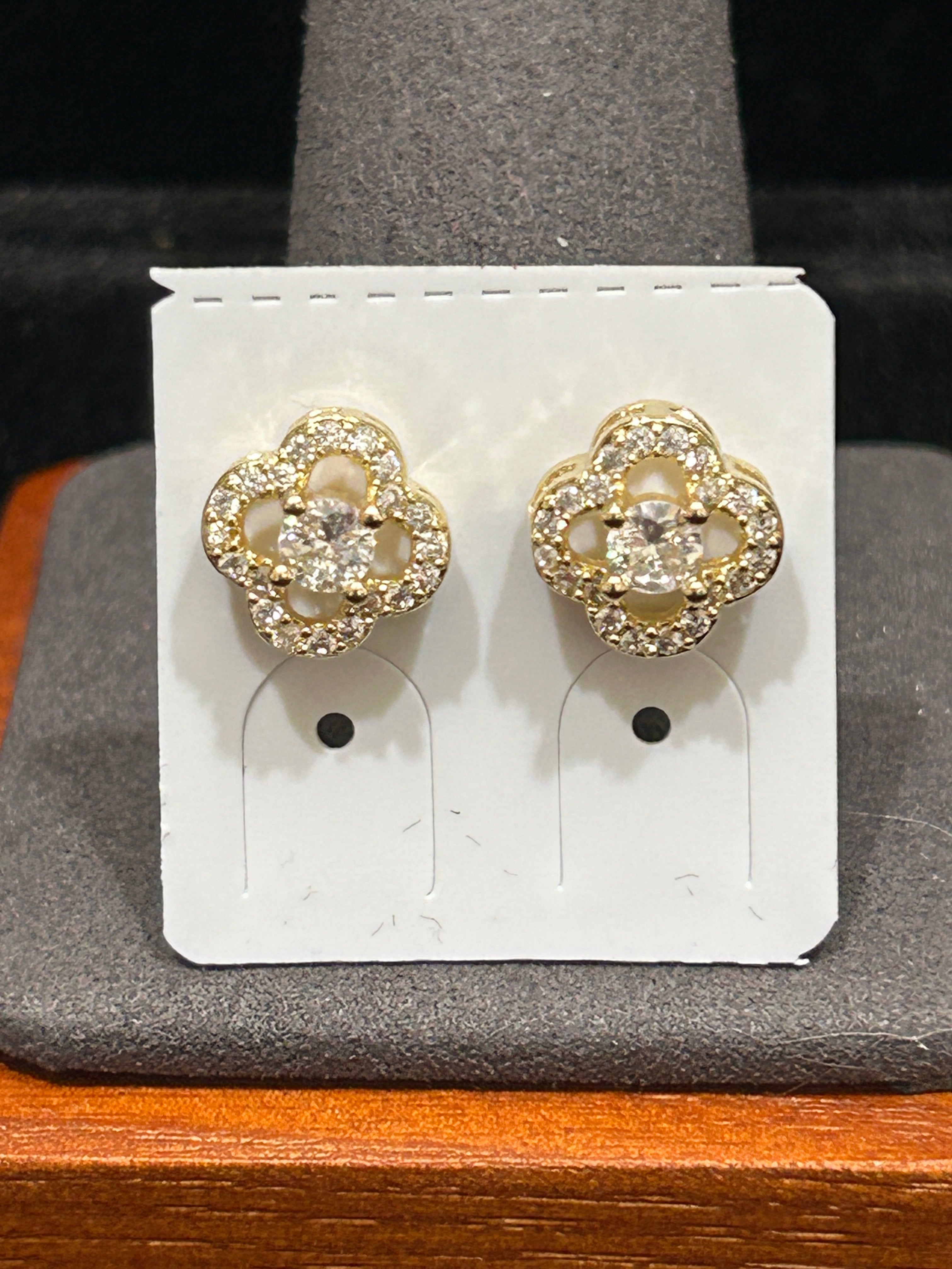 E43 - 14K Gold VVS CZ Clovers