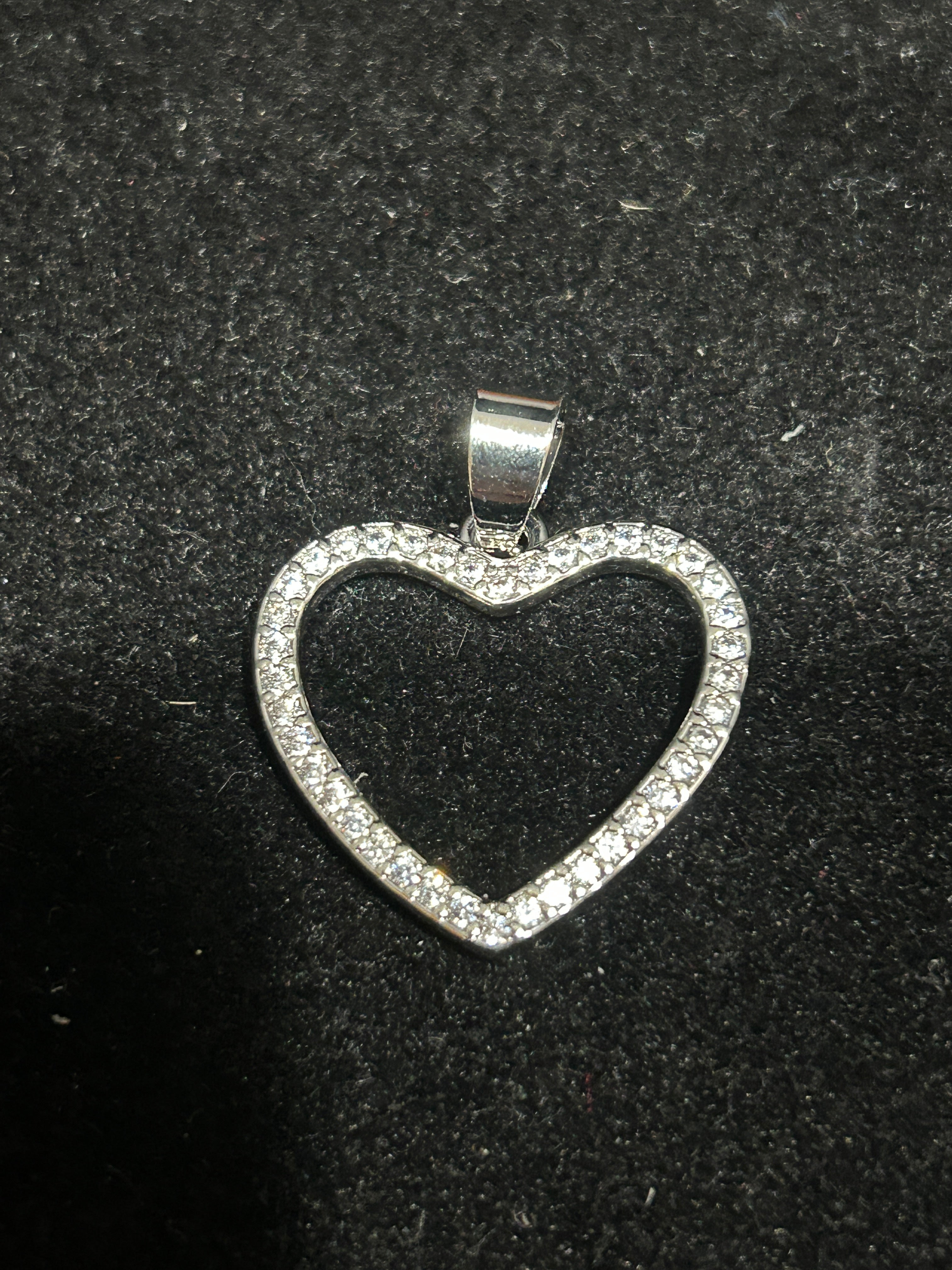 P55 - 14K White Gold VVS CZ Heart