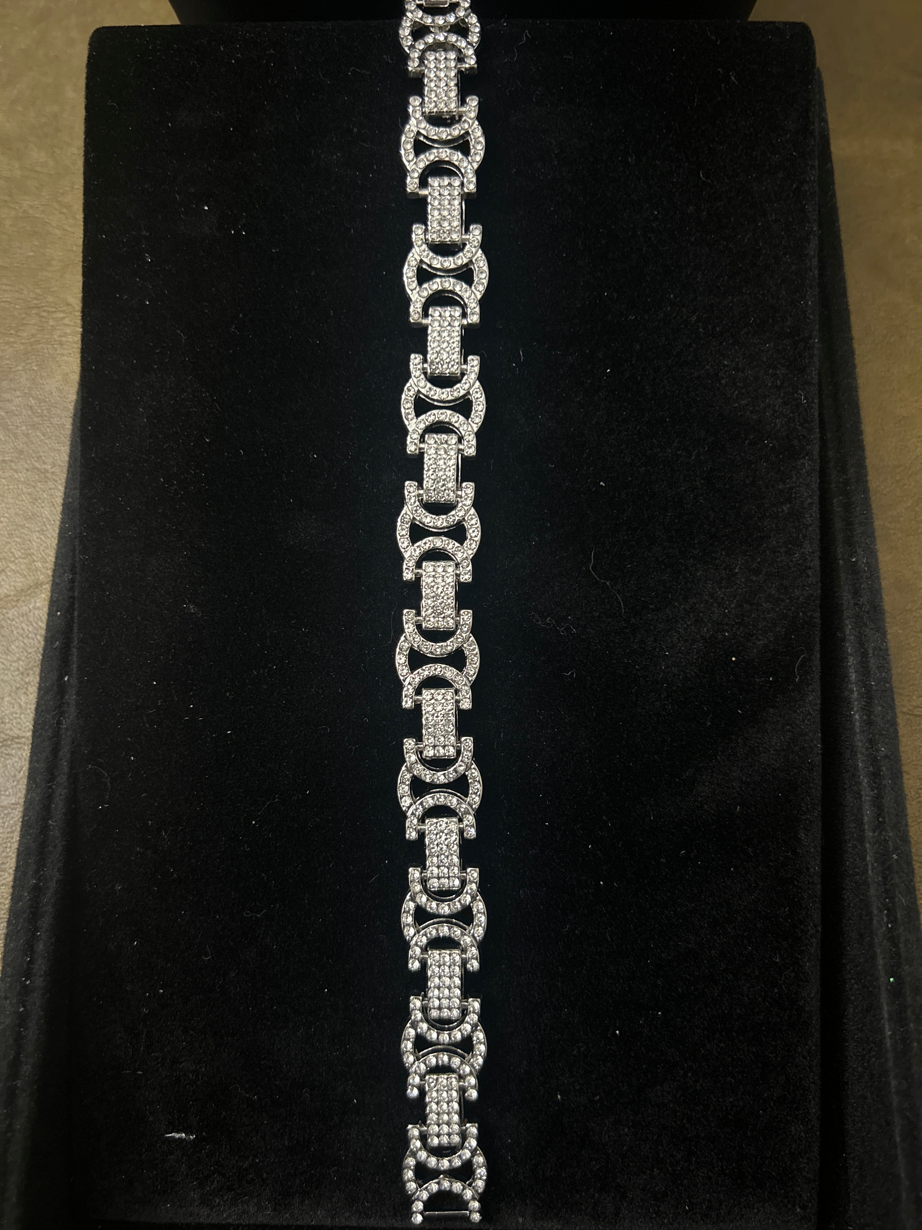 B102 - Stainless Steel VVS CZ 8.5 Inch