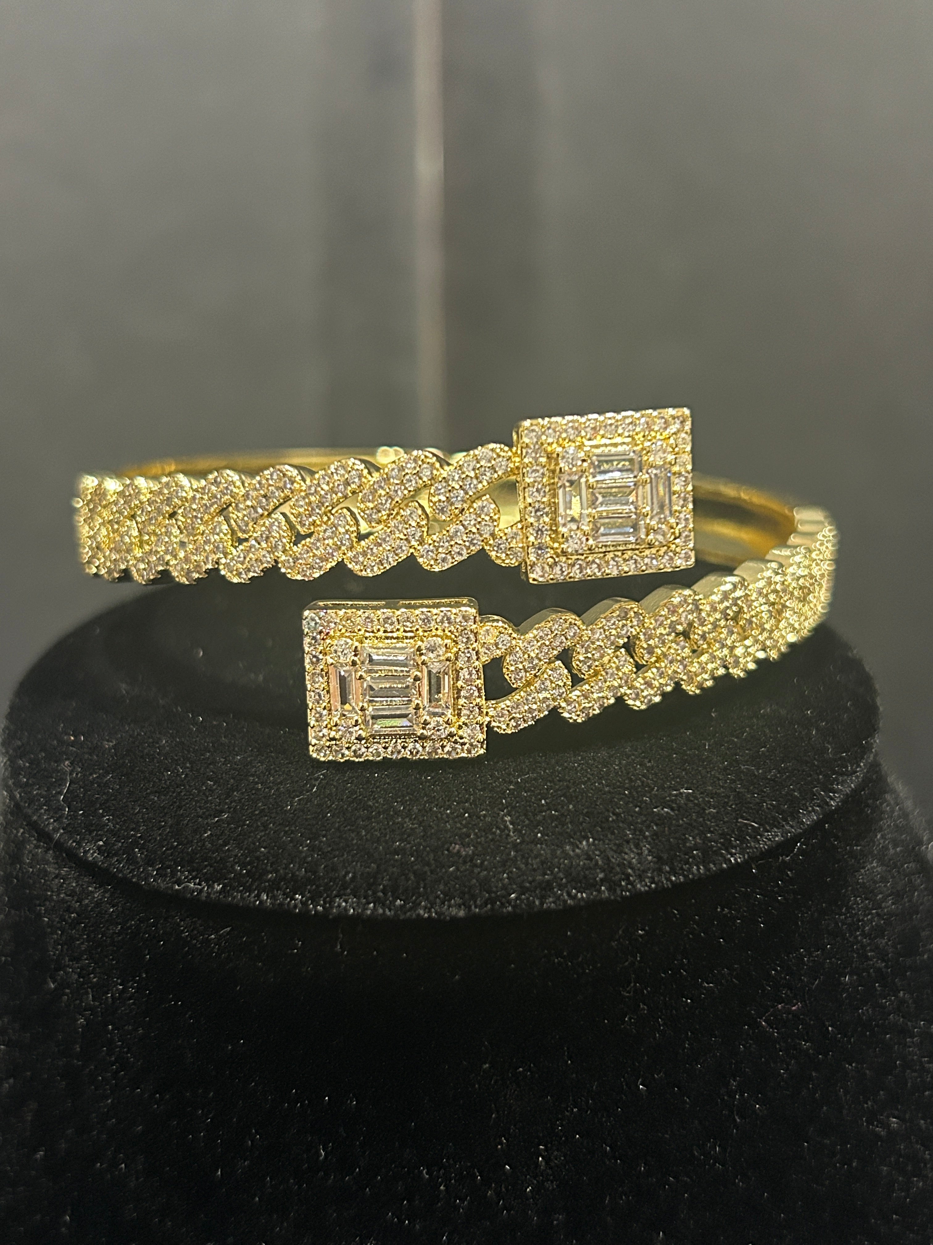 B33 - 14K Gold VVS CZ 7 Inch Bangle