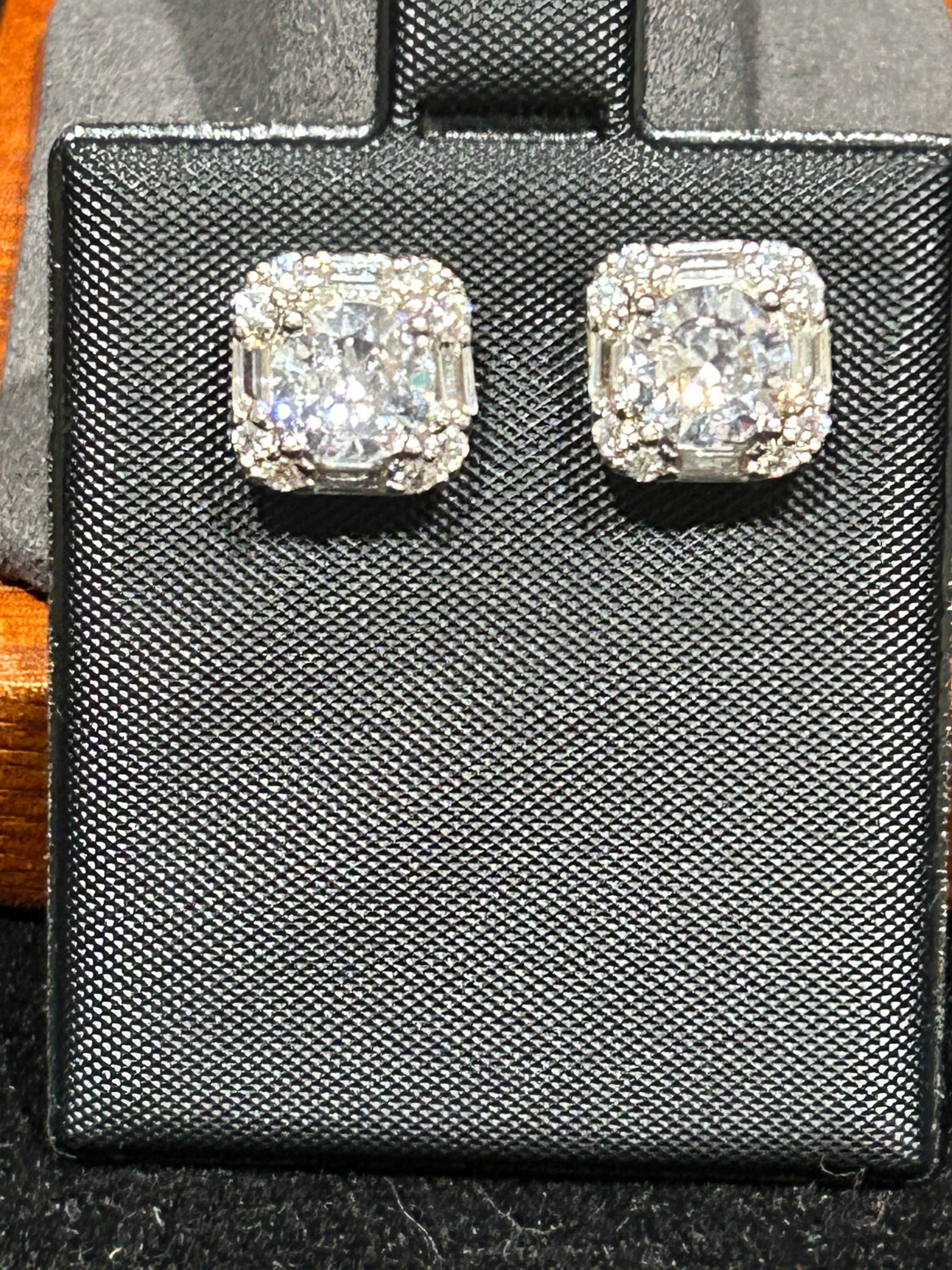 E75 - 14K White Gold VVS CZ Square