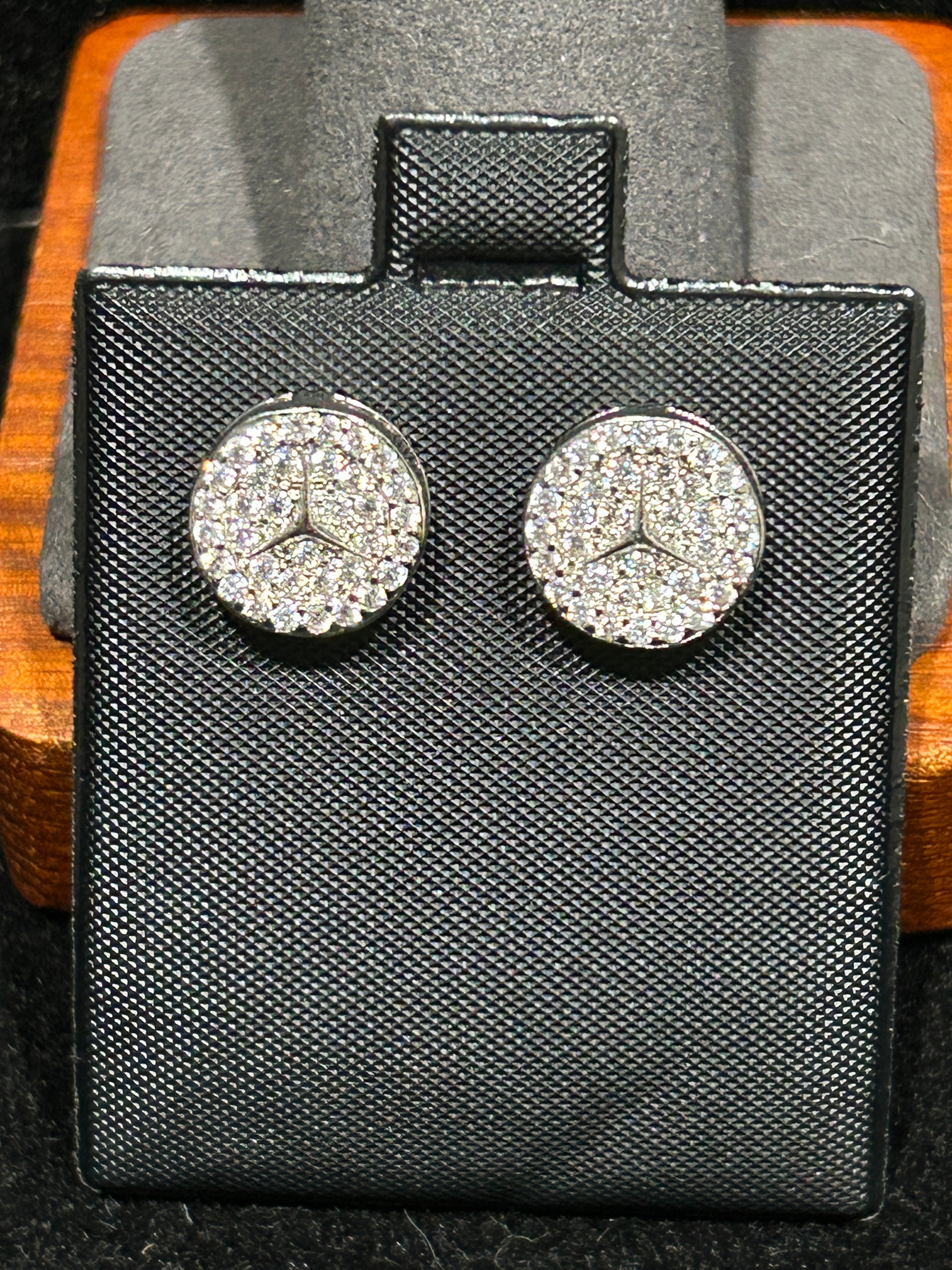 E74 - 14K White Gold VVS CZ Round Mercedes