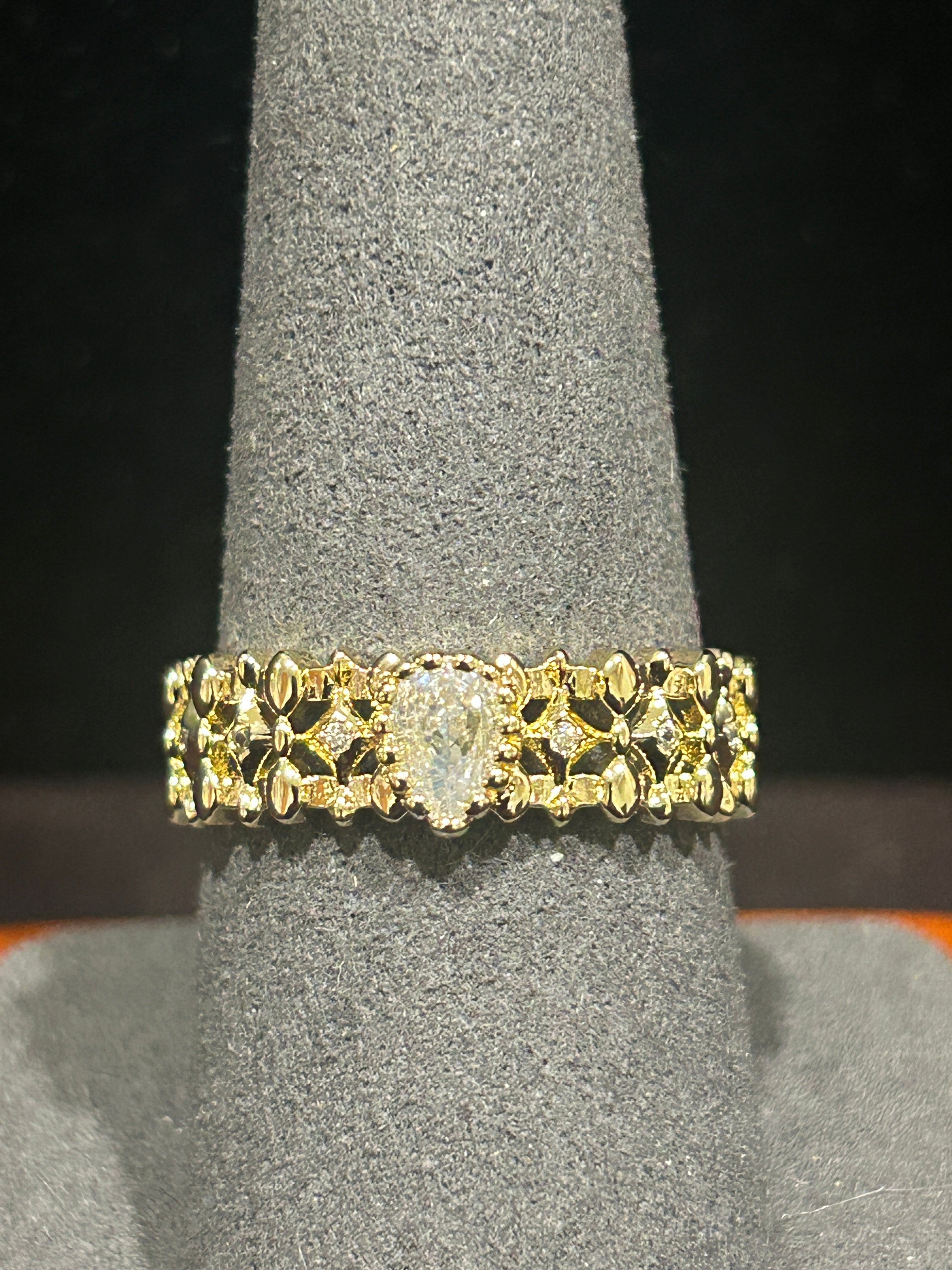 R16 - 14K Gold VVS CZ Size 7