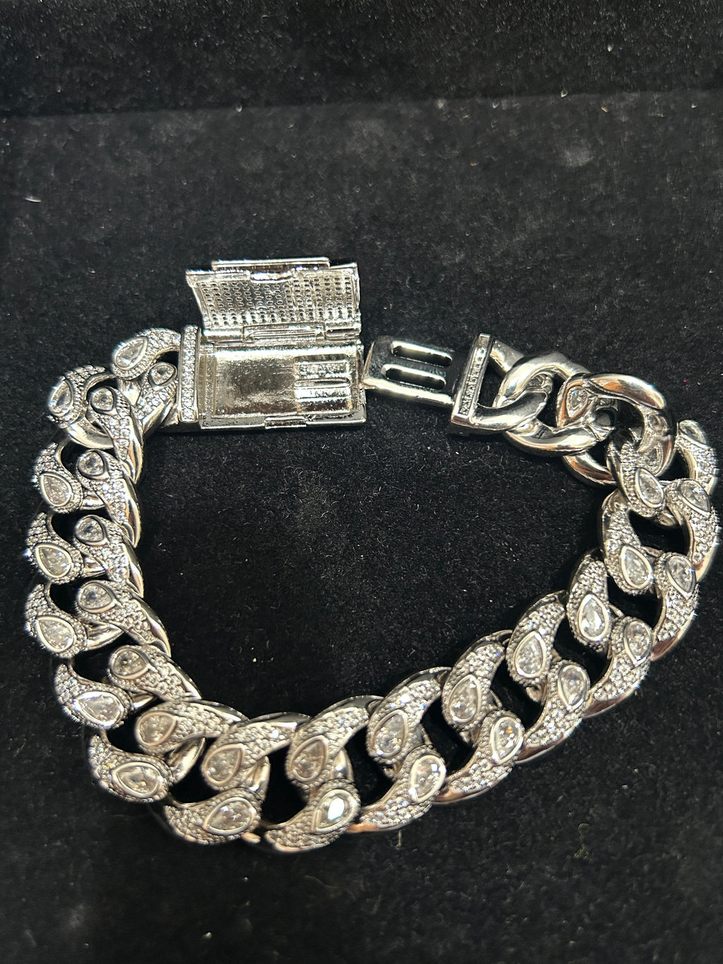 B42 - 14K White Gold VVS CZ Iced Out Cuban 8 Inch 16mm