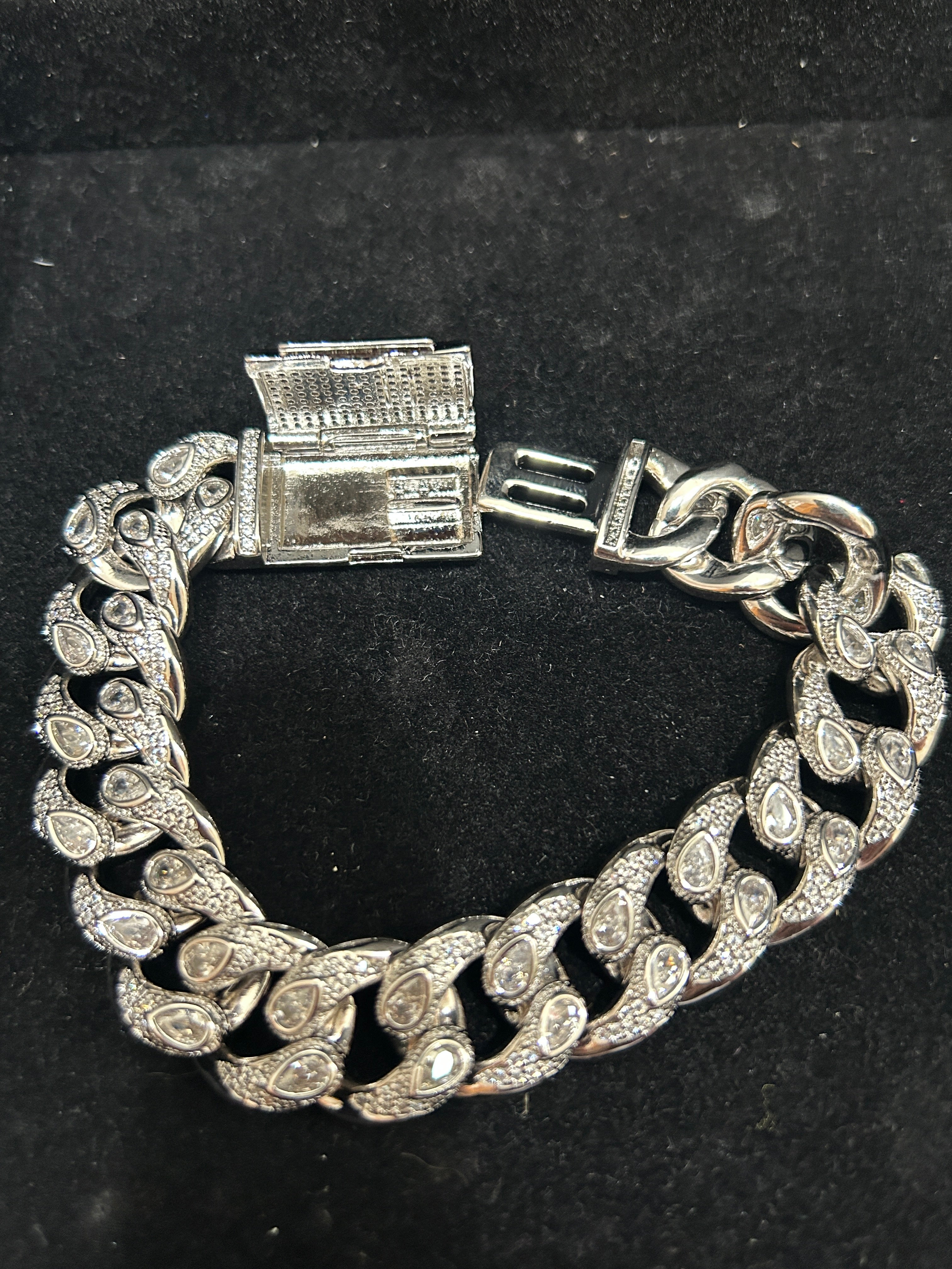 B42 - 14K White Gold VVS CZ Iced Out Cuban 8 Inch 16mm