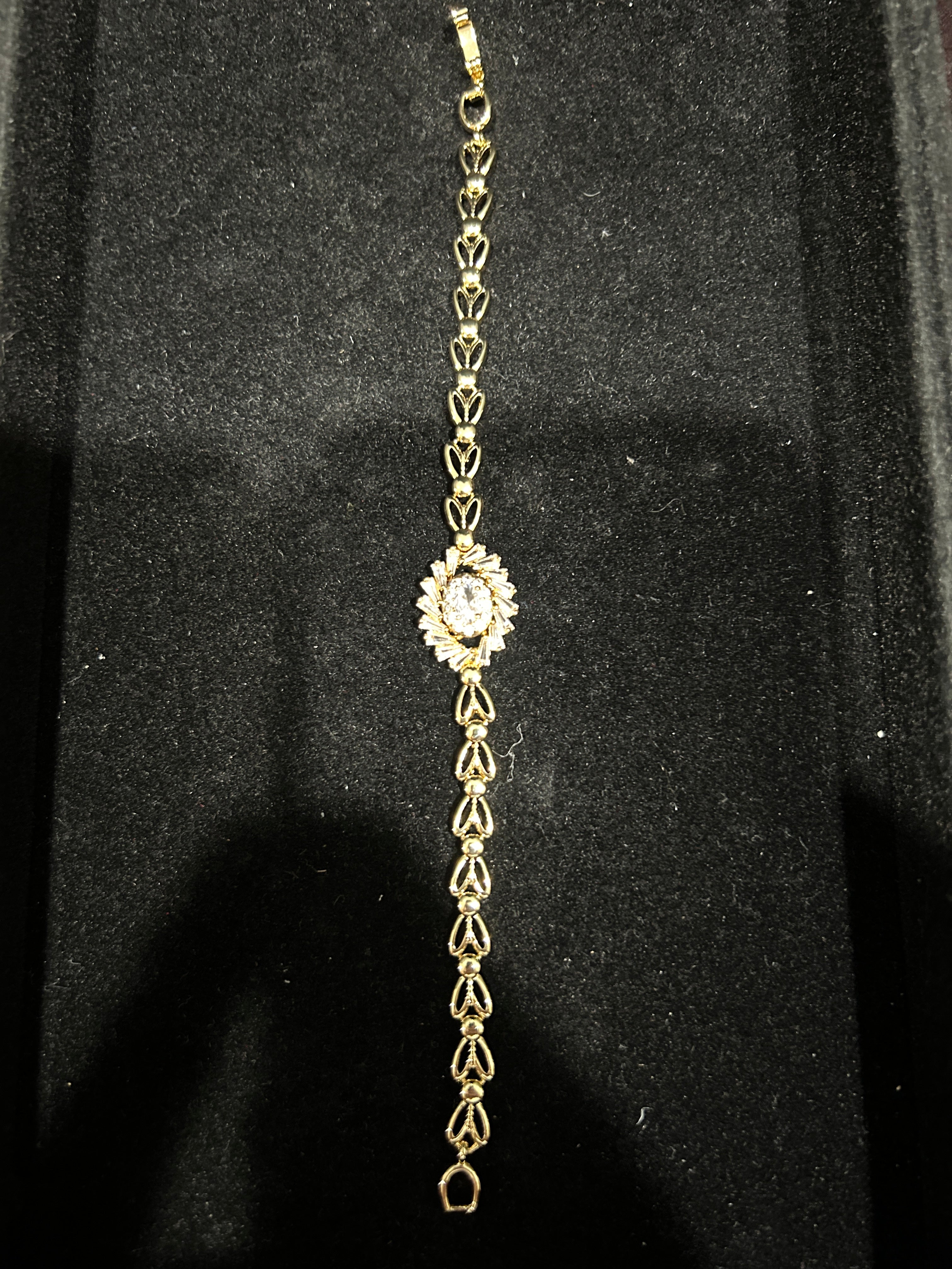 B67 - 14K Gold VVS CZ Flower 7 Inch