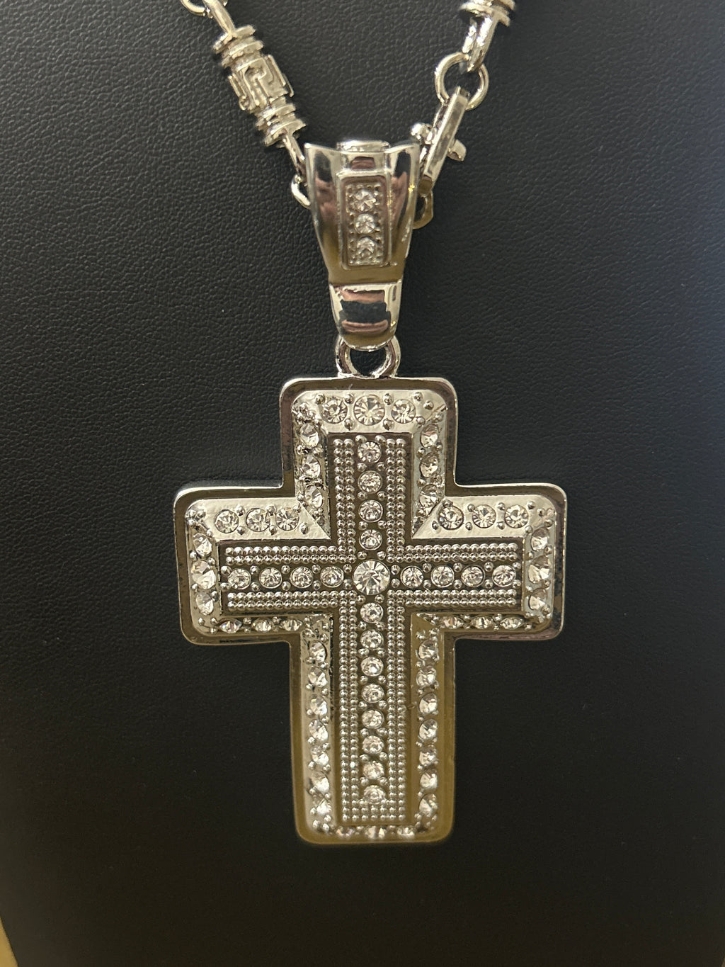 C103 - Stainless Steel 30 Inch Barrel Chain W/ Stainless VVS CZ Cross