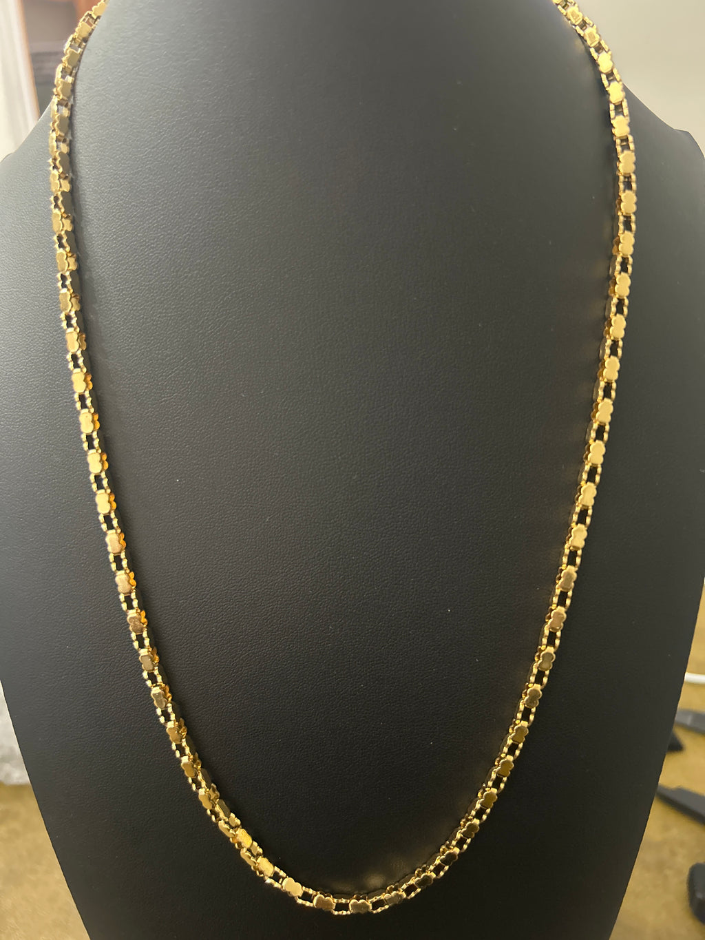 14k Gold 24In Box Type Chain