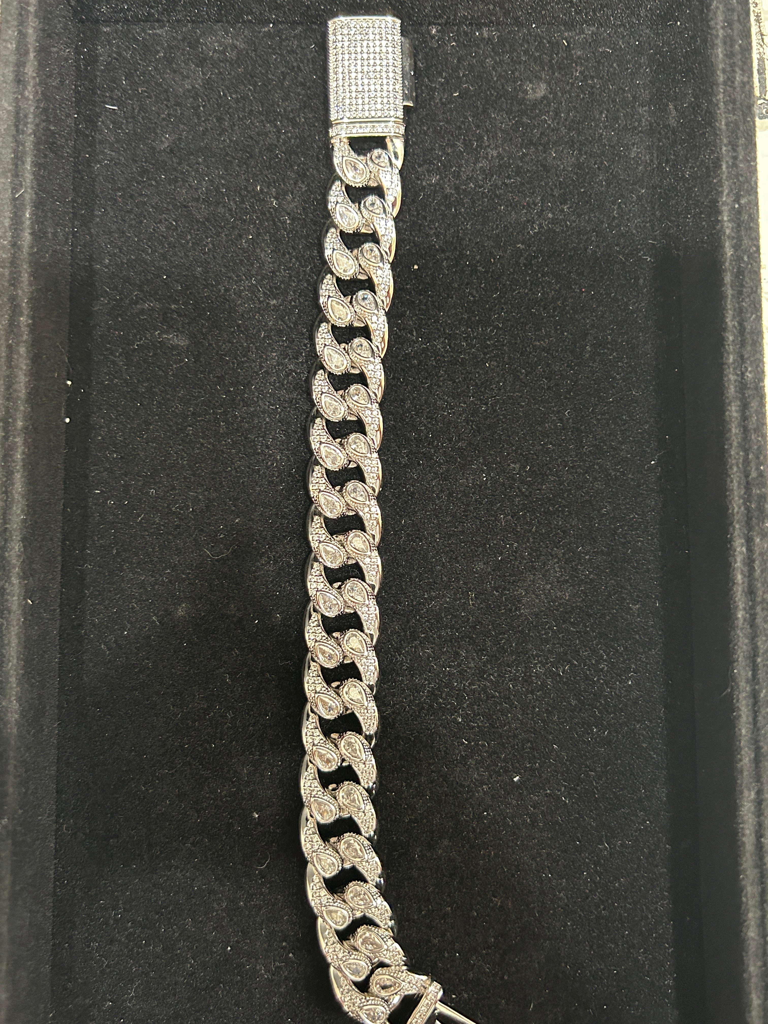 B42 - 14K White Gold VVS CZ Iced Out Cuban 8 Inch 16mm