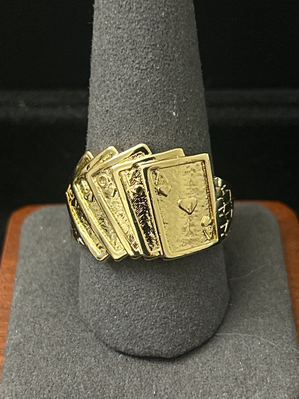 R82 - 14k Gold Royal Flush Size 11