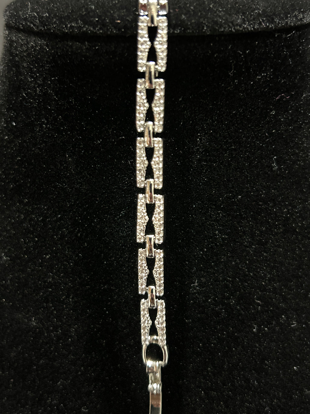 B58 - 14K White Gold VVS CZ 7 Inch