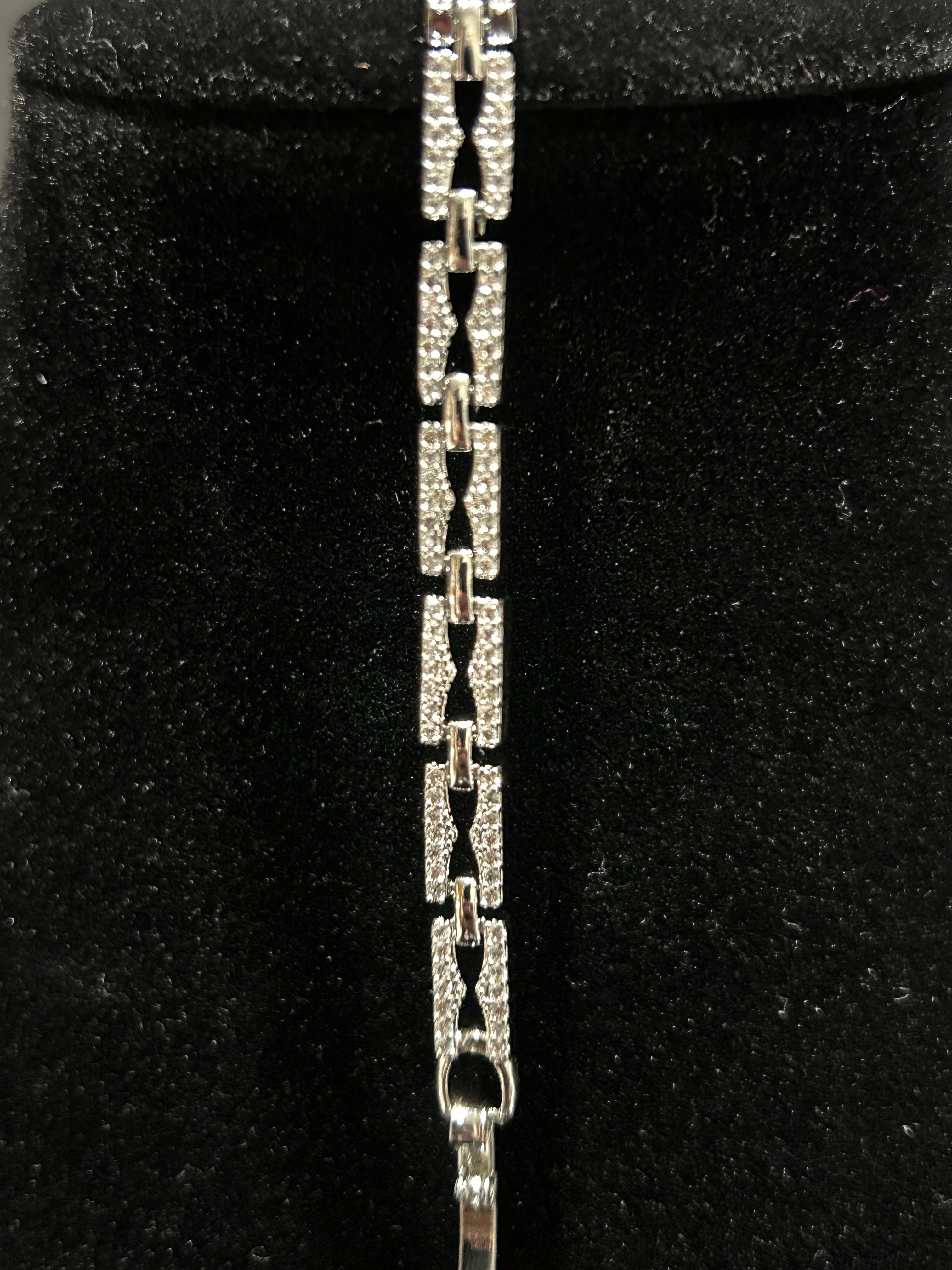 B58 - 14K White Gold VVS CZ 7 Inch