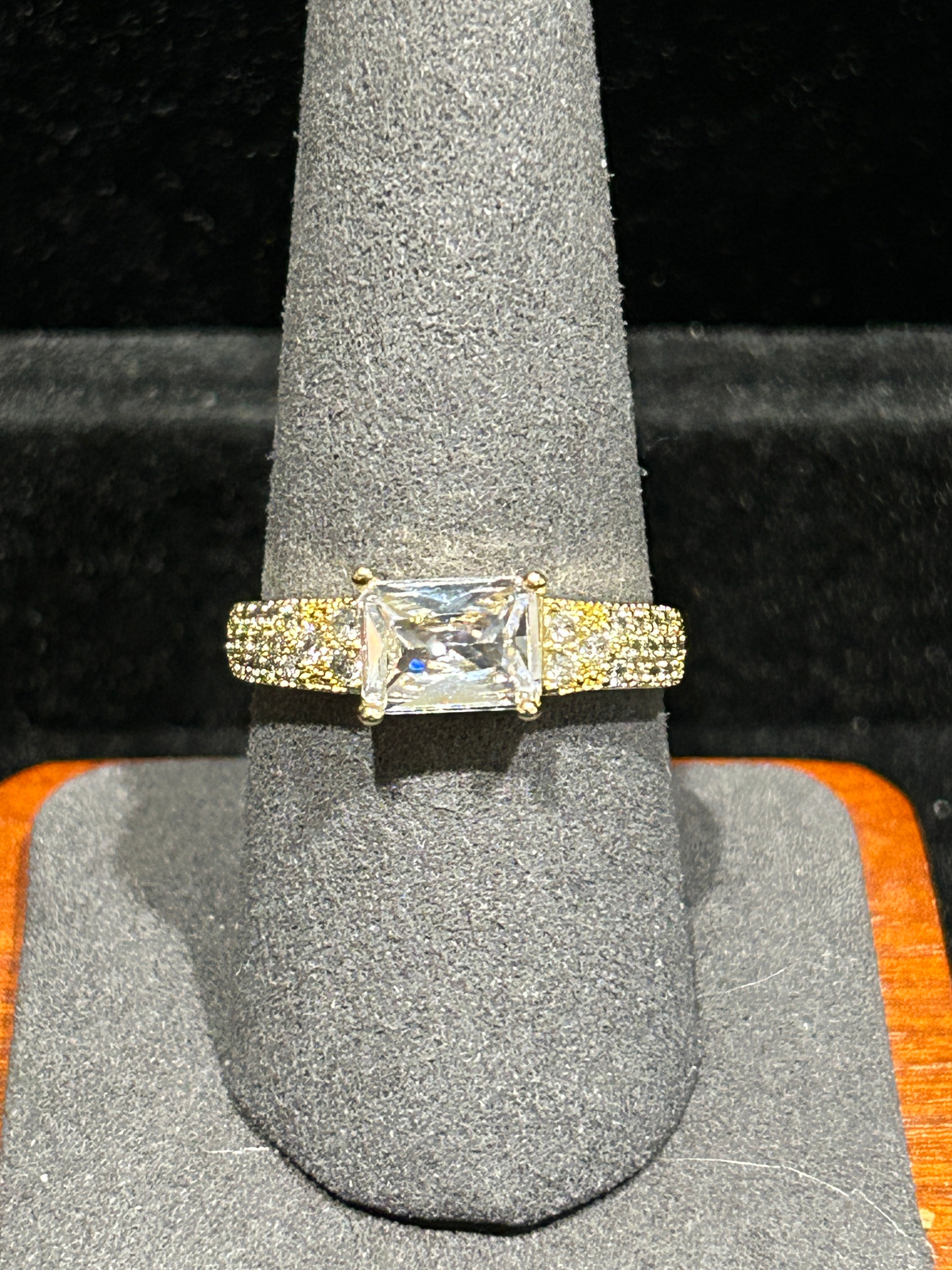 R31 - 14K Gold VVS CZ Size 9