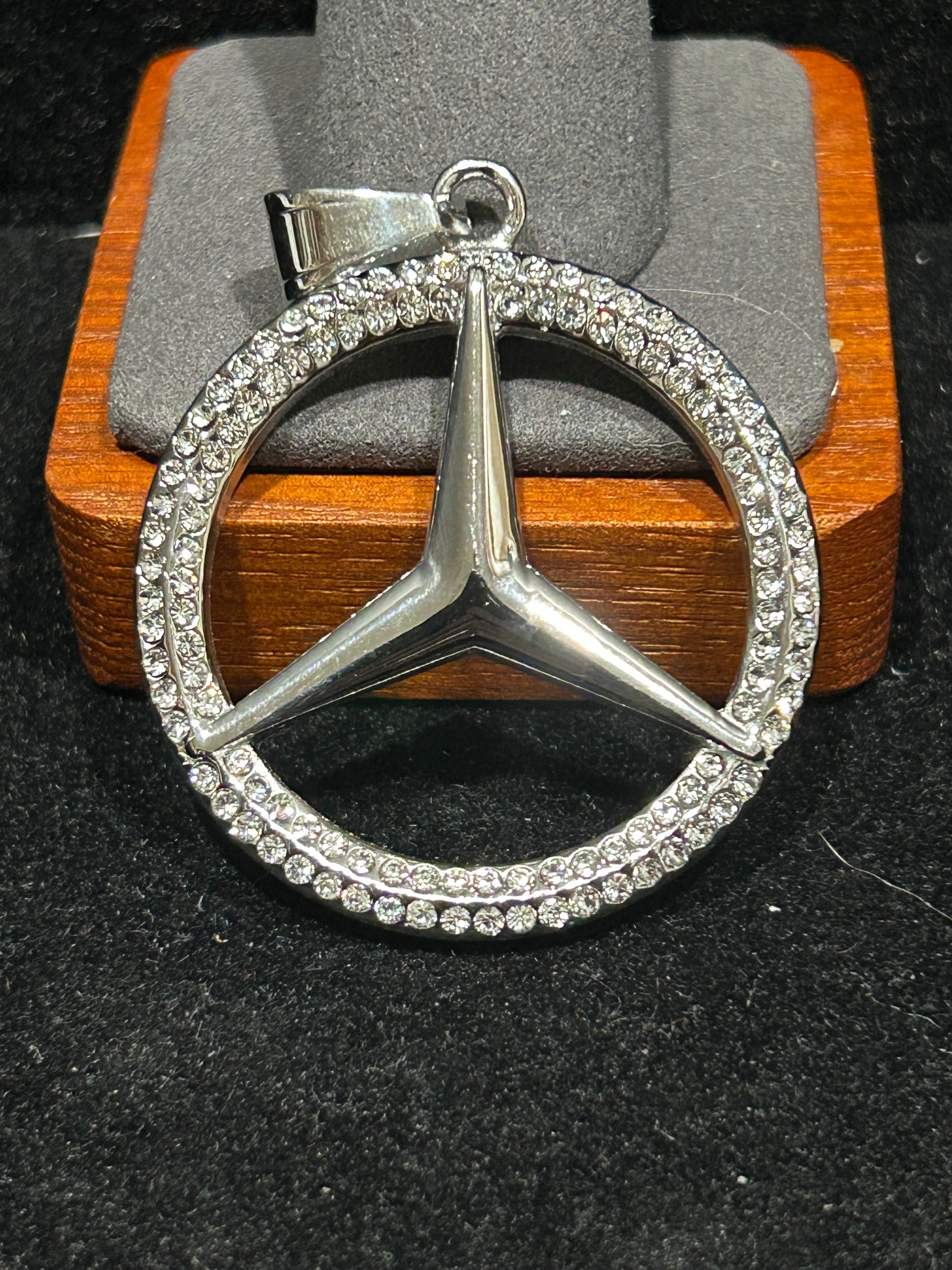 P57 - Stainless VVS CZ Mercedes