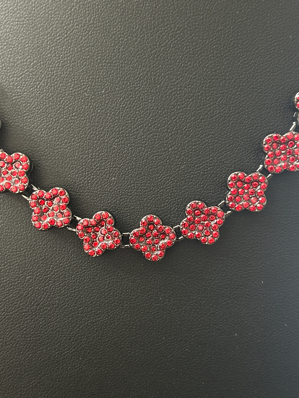 18in Black W/ Red VVS CZ Clovers