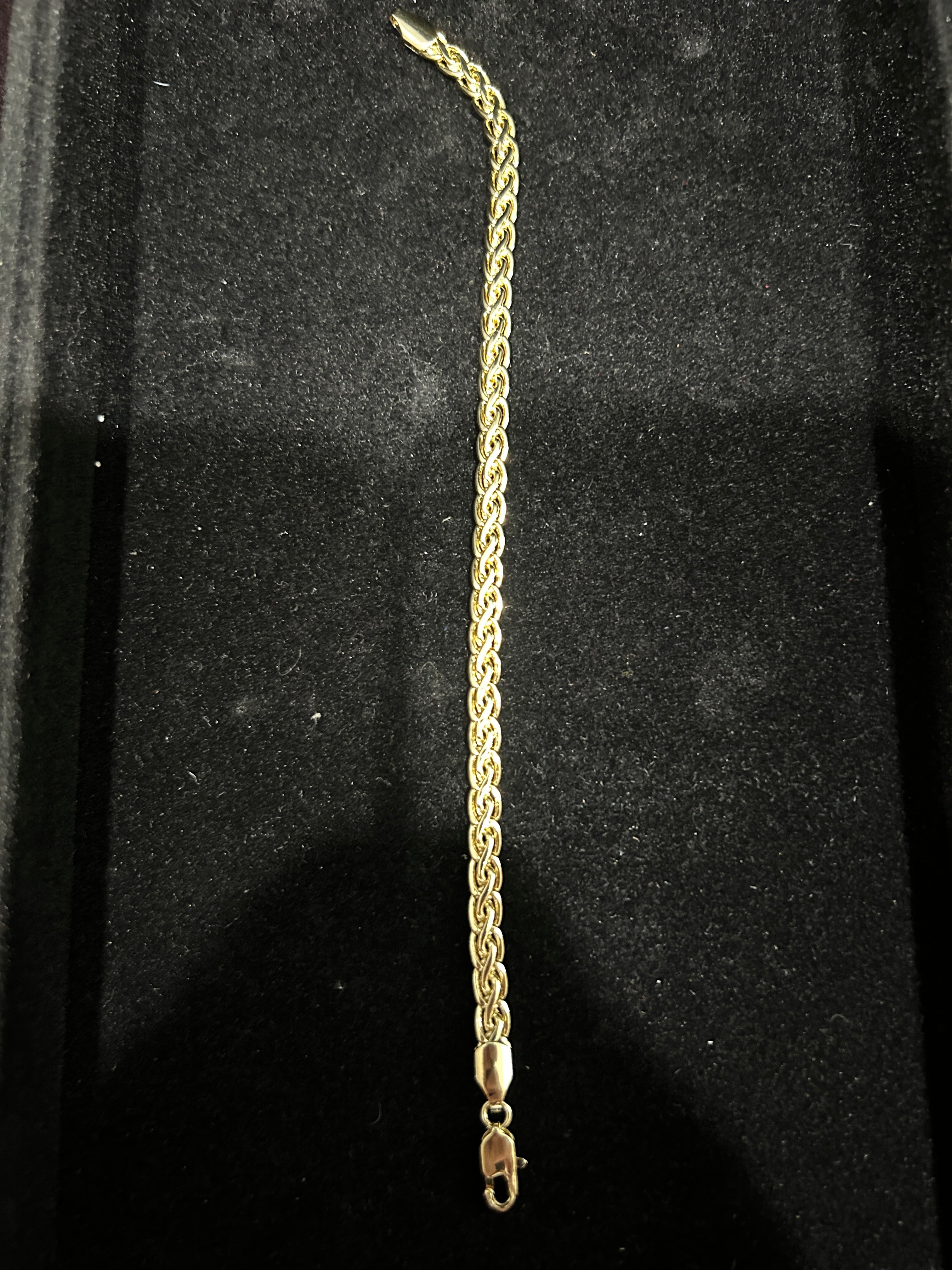 B37 - 14K Gold Twist Bracelet 7 Inch