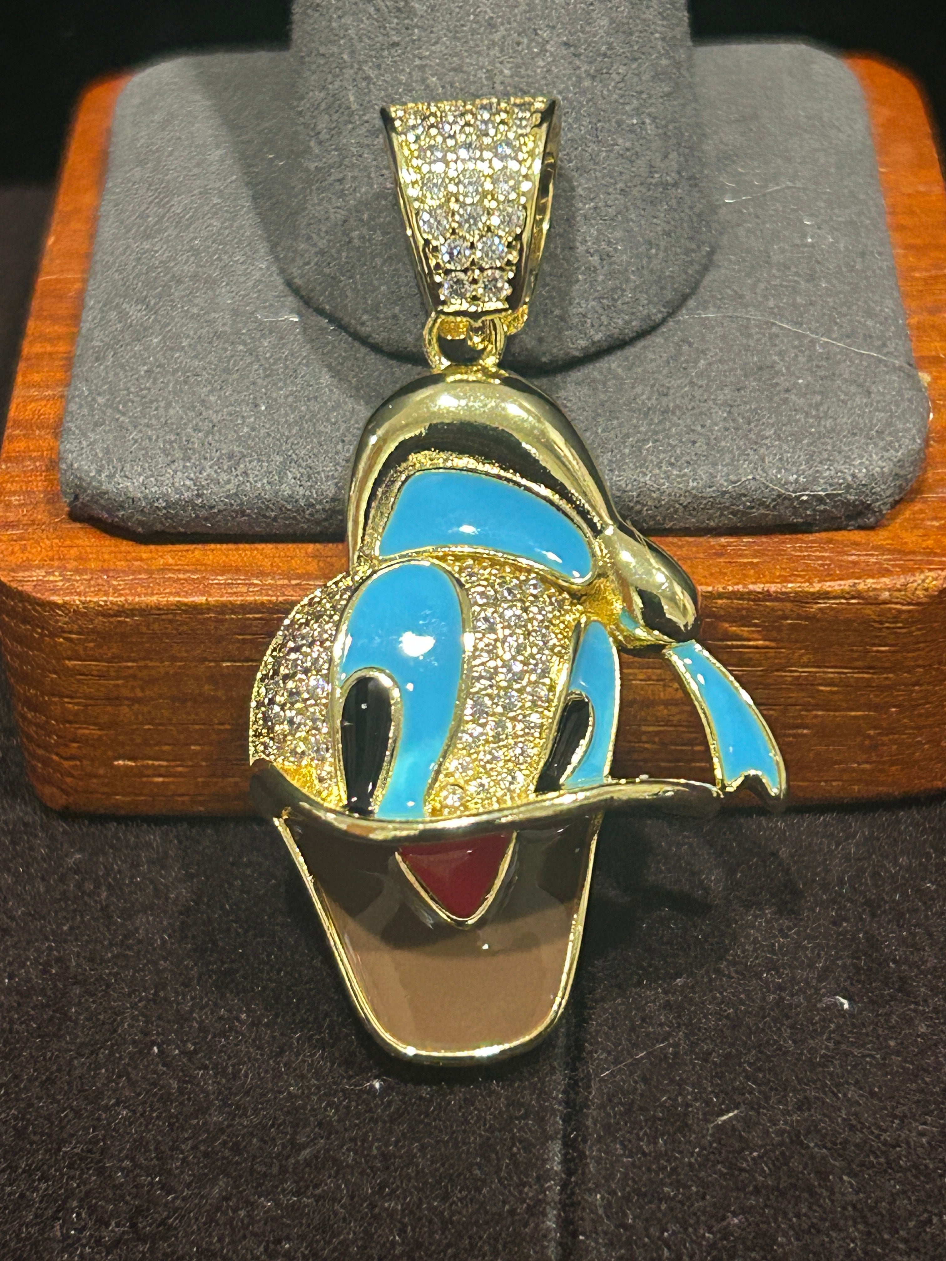 P26 - 14K Gold VVS CZ Donald Duck