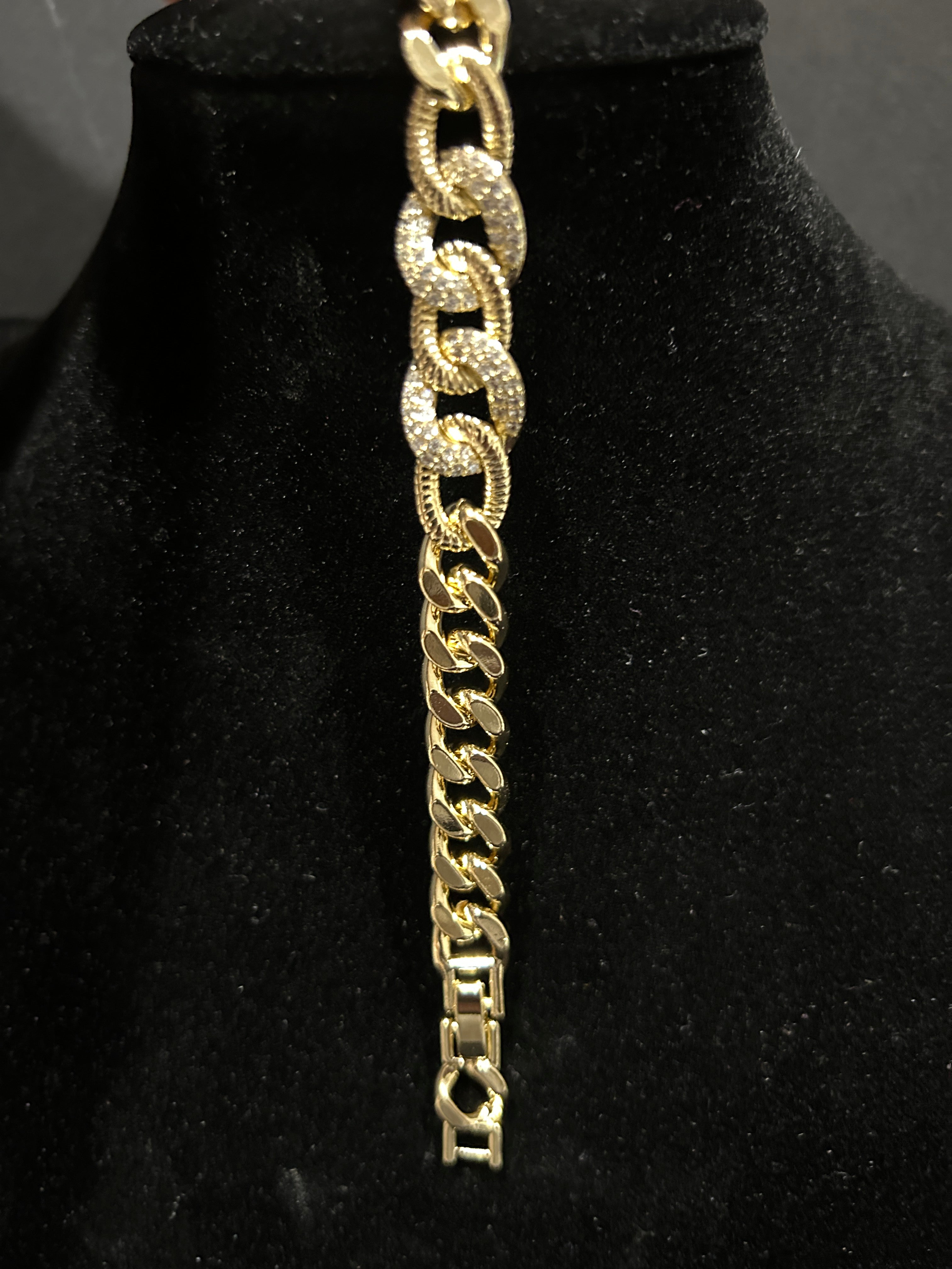 B61 - 14K Gold VVS CZ Circles 7 Inch Cuban