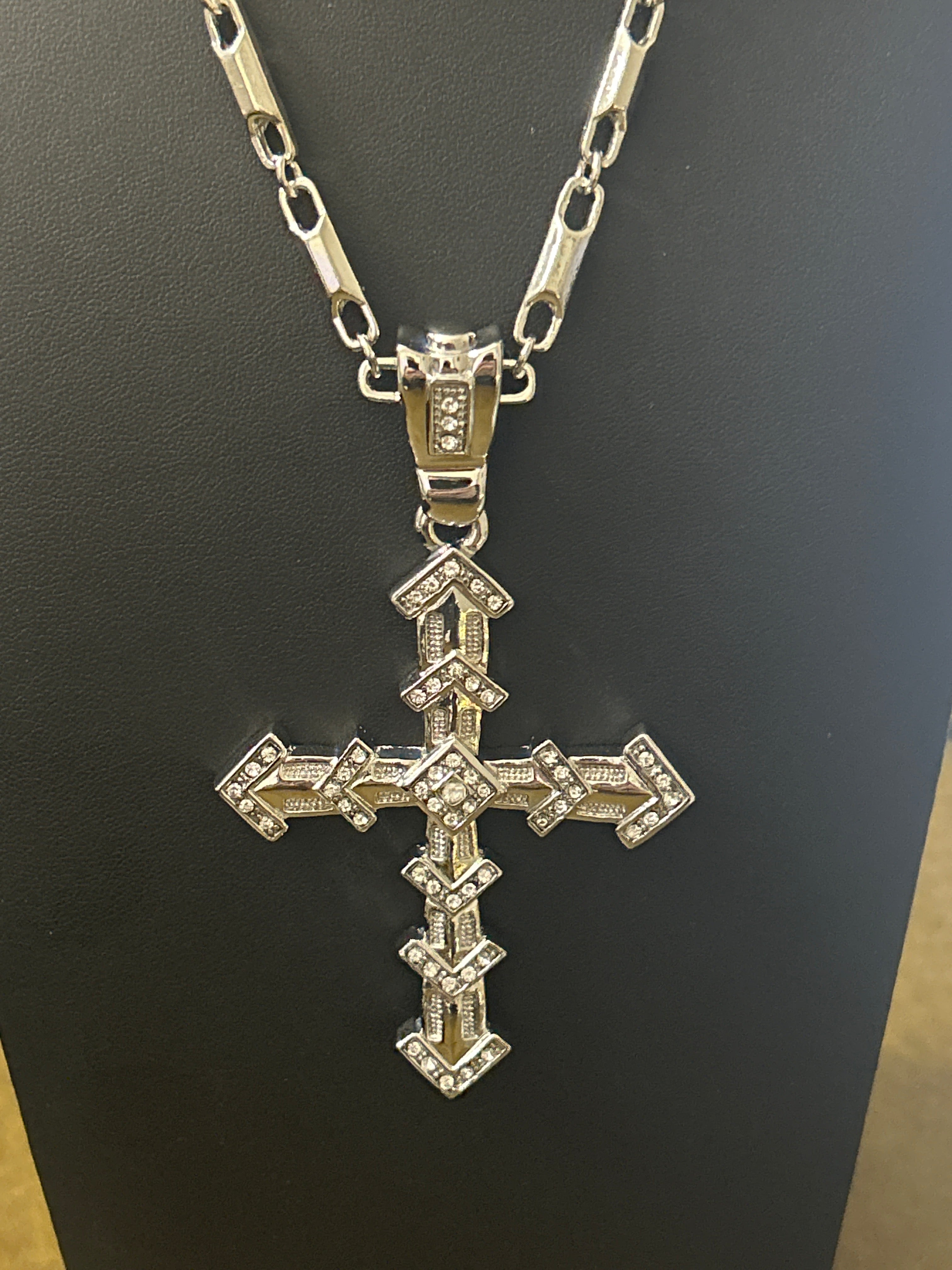 C102 - Stainless Steel 28in Chain W/ VVS CZ Cross