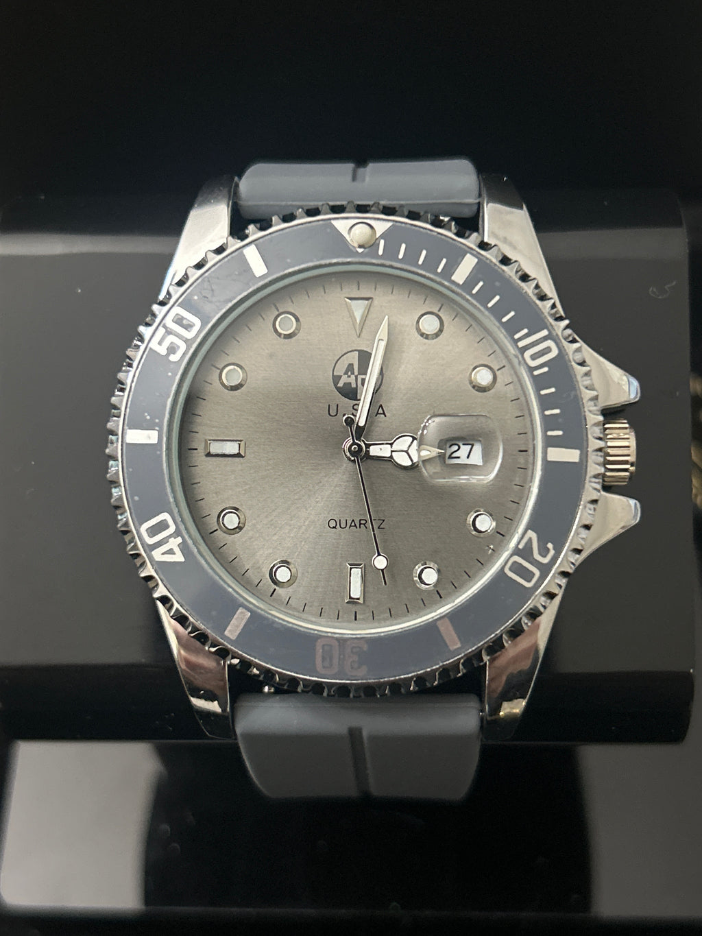 W37 - 42mm Grey Rolex Style Rubber Band Magnetic