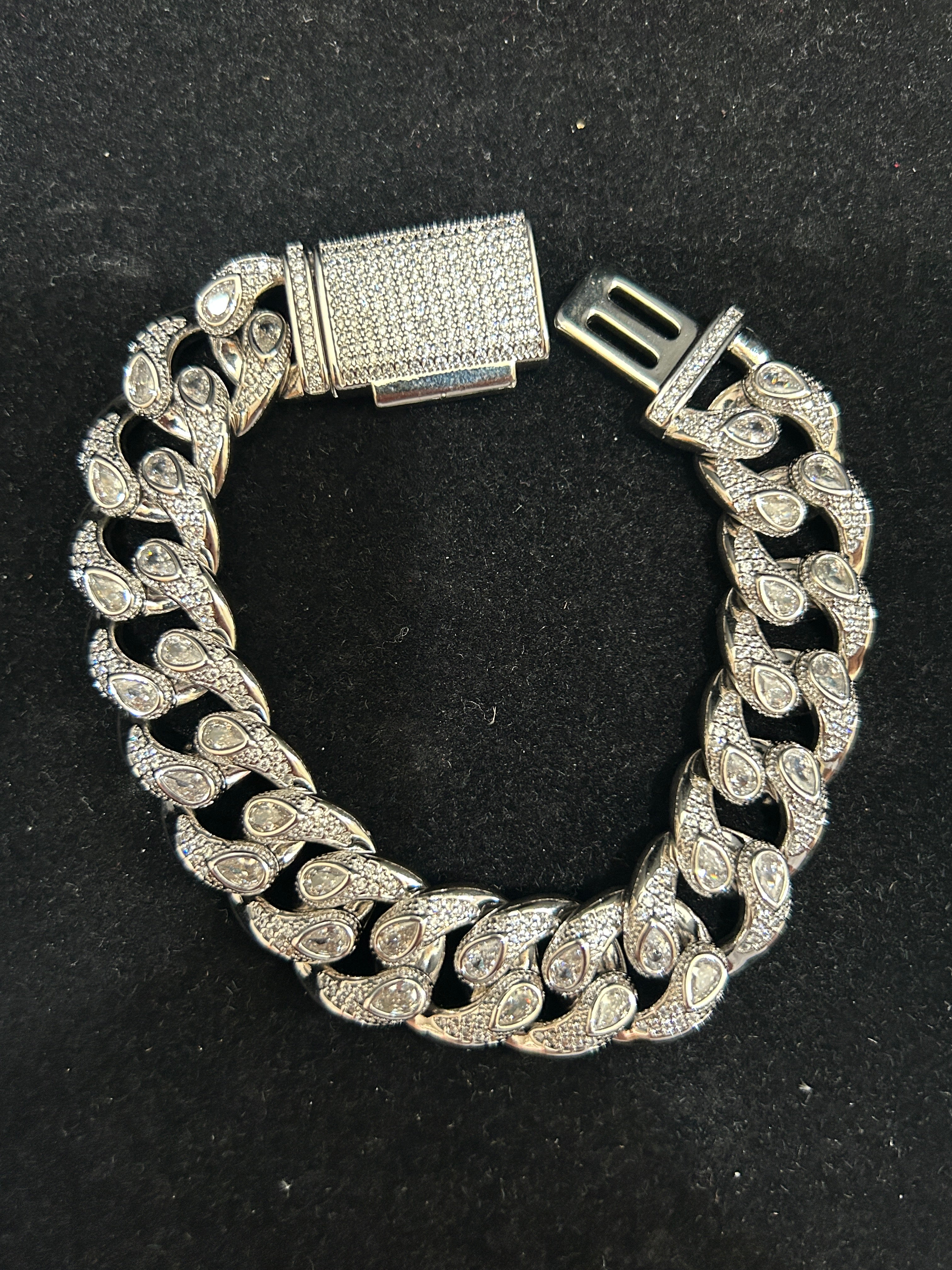 B42 - 14K White Gold VVS CZ Iced Out Cuban 8 Inch 16mm