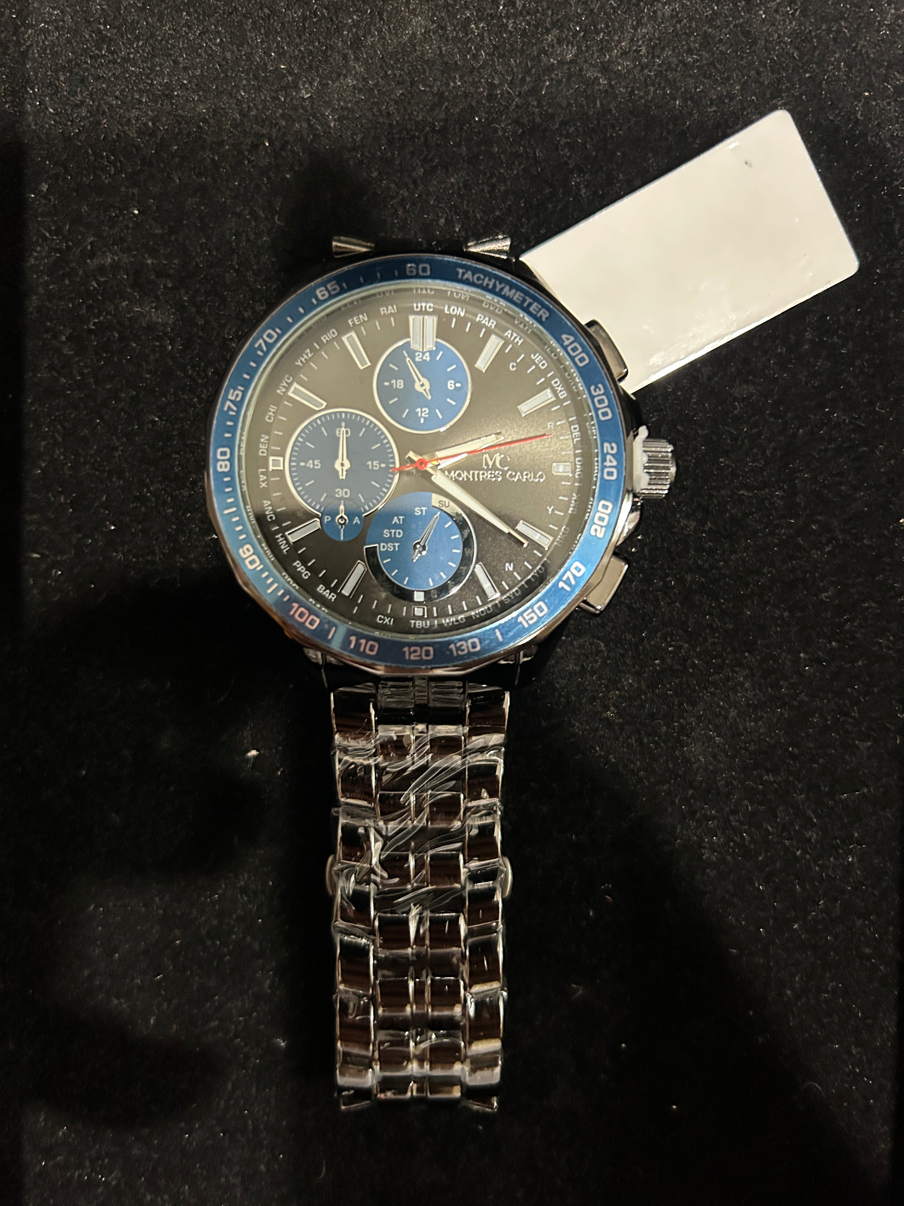 W10 - Black/Blue Round Face