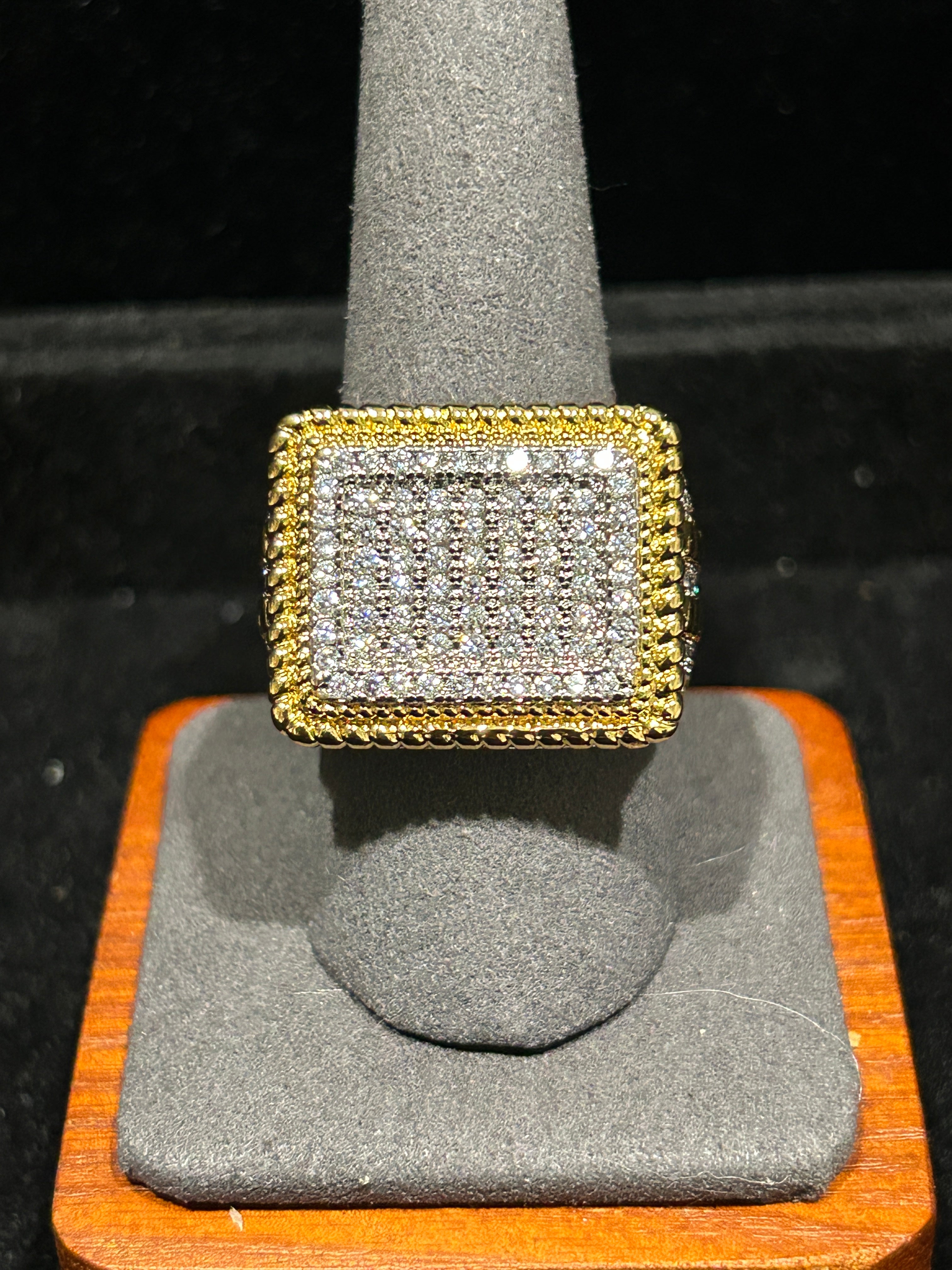R27 - 14K Gold VVS CZ Square Size 10