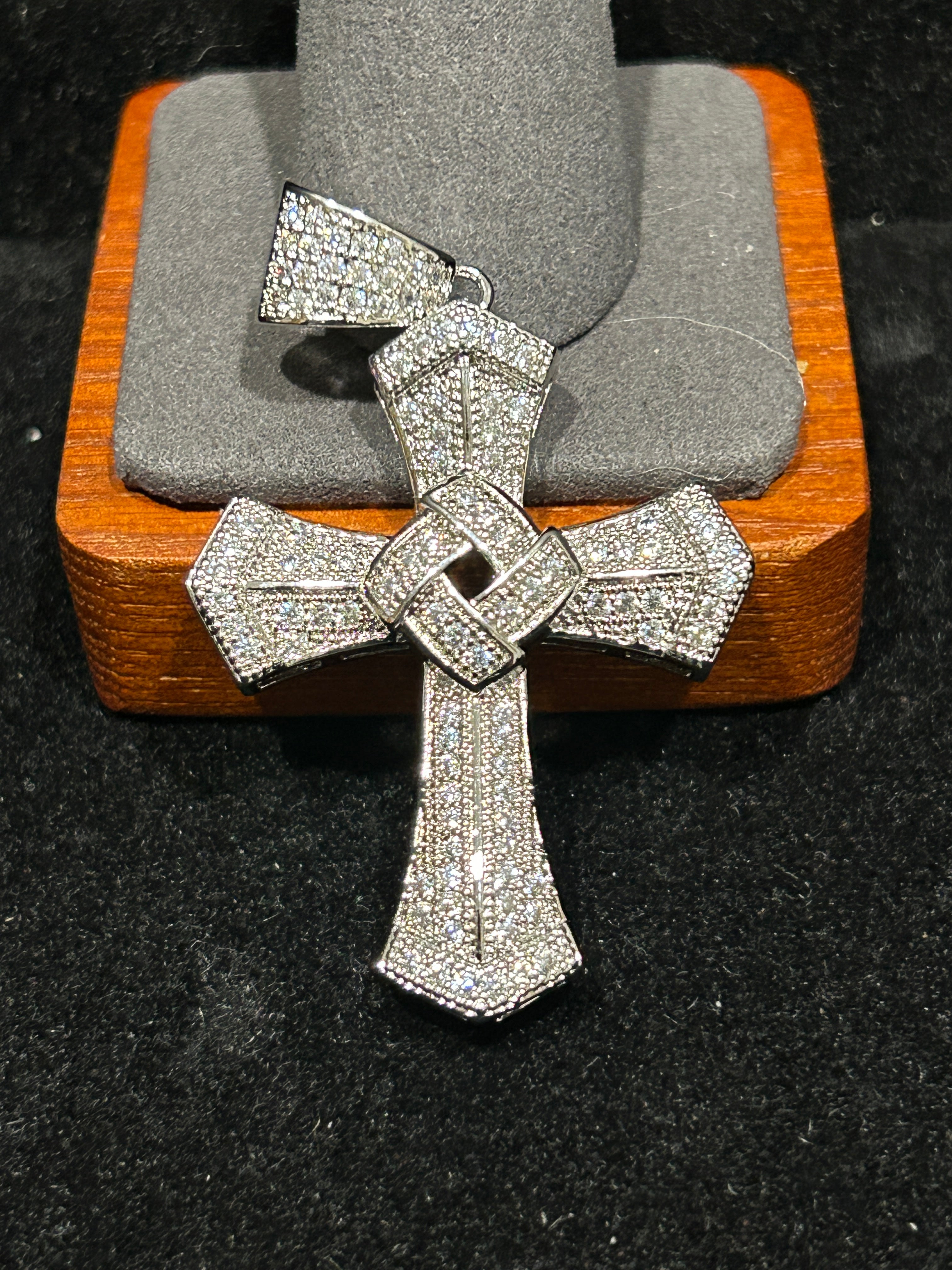P44 - 14K White Gold Iced Out Large Cross
