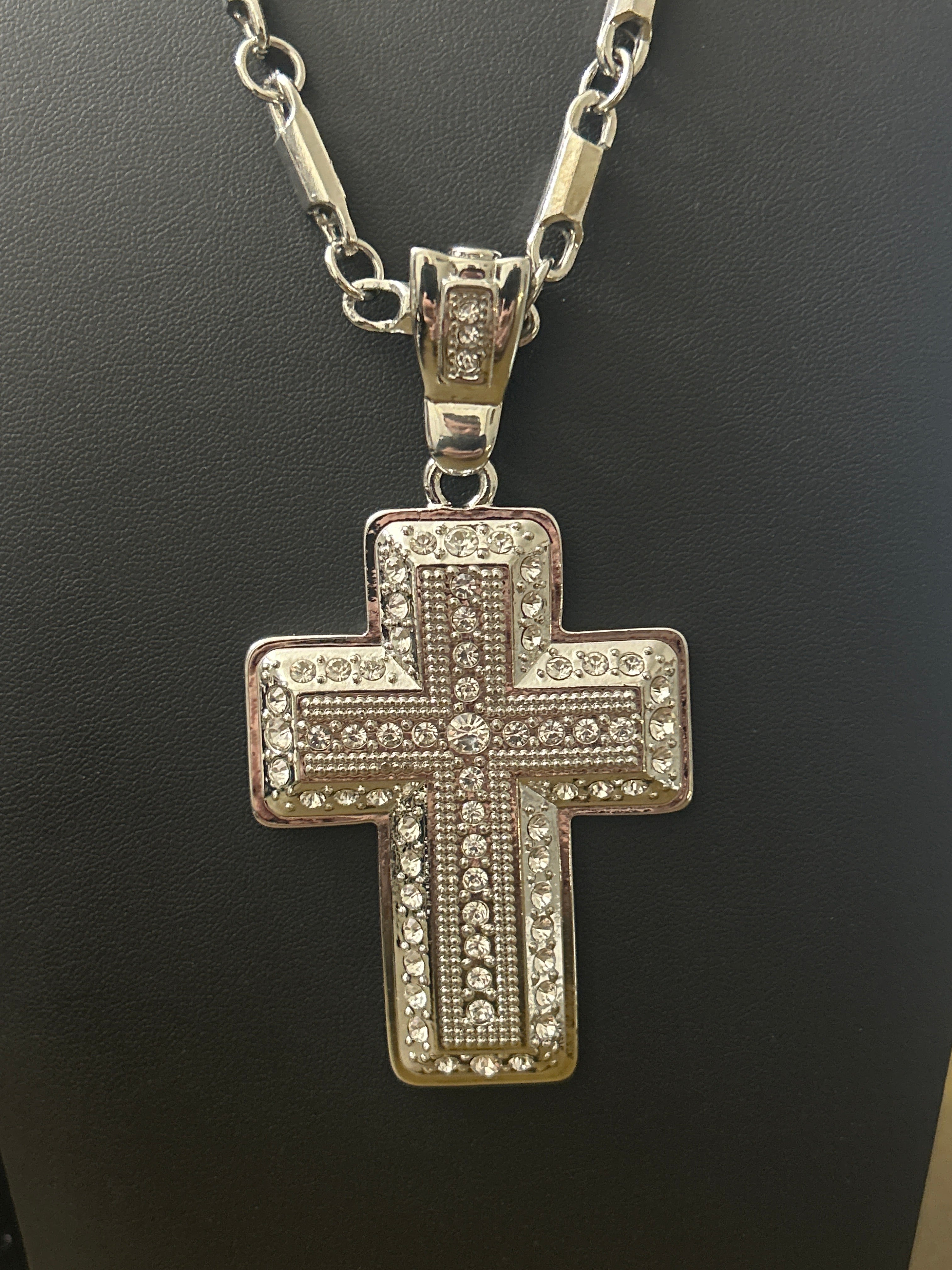 C104 - 32 Inch Stainless Steel Chain W/ VVS CZ Cross