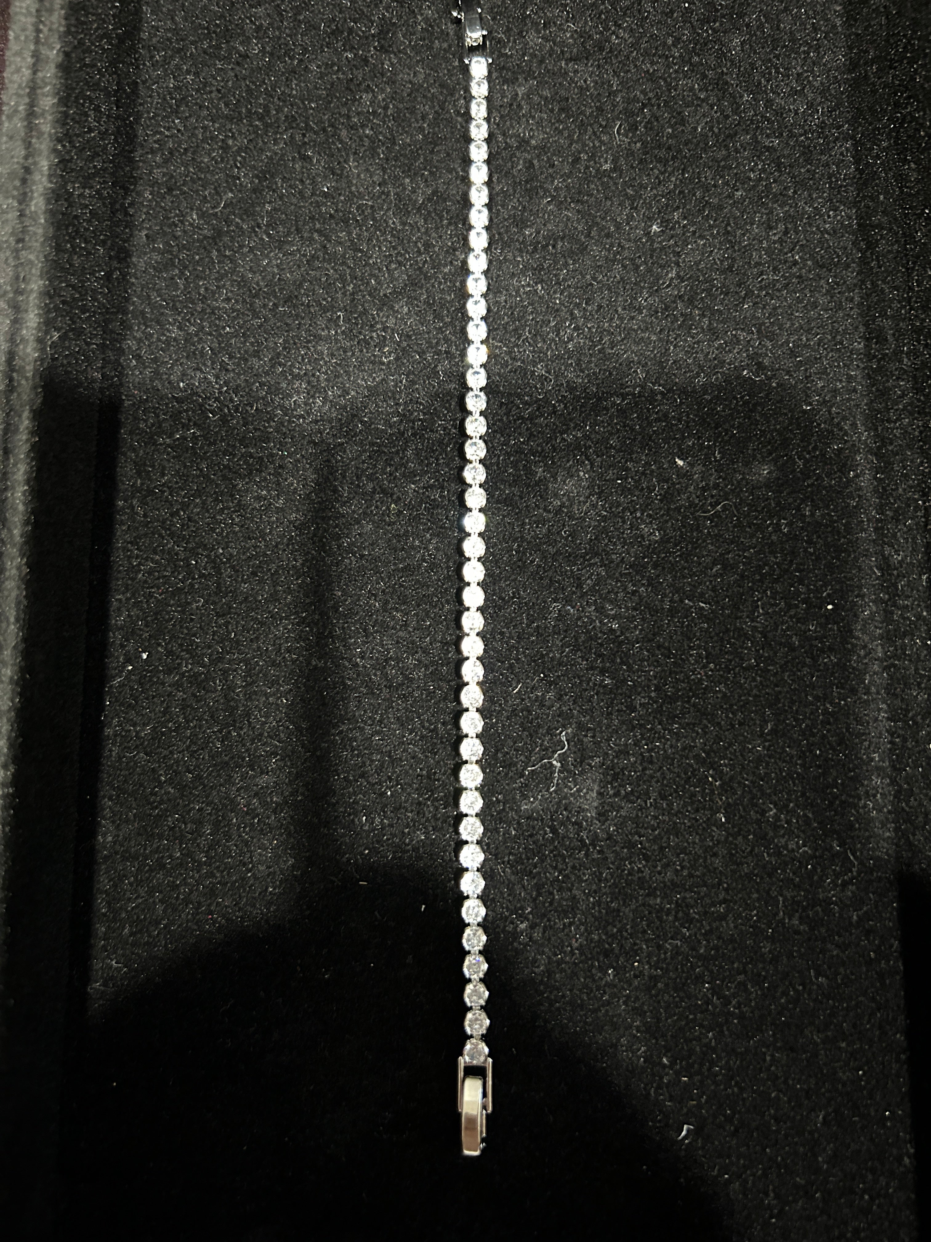 B60 - 14K White Gold VVS CZ 7 Inch