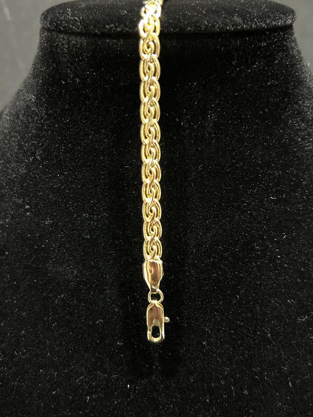 B37 - 14K Gold Twist Bracelet 7 Inch