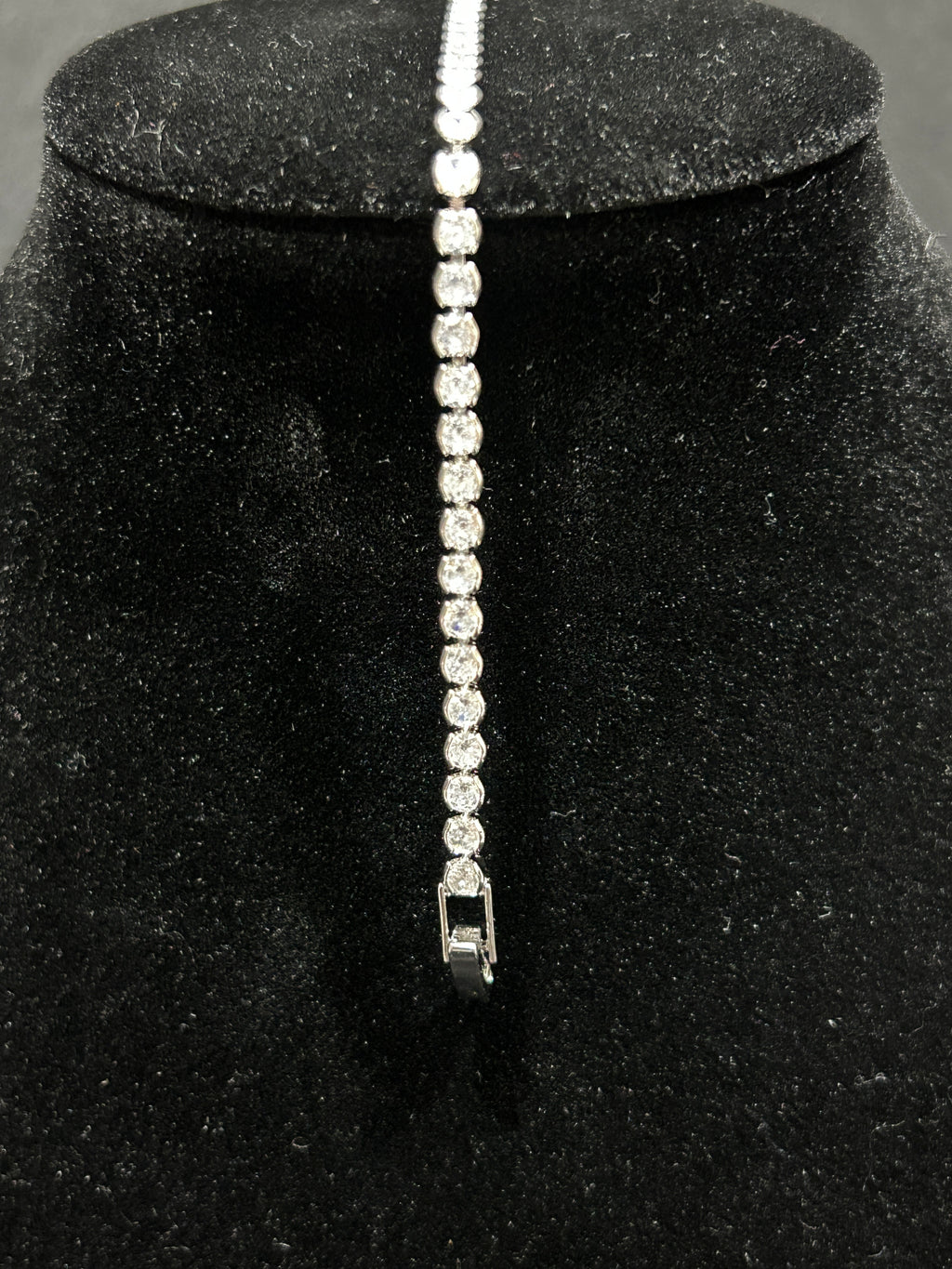 B46 - 14K White Gold VVS CZ 7 Inch 2mm Tennis