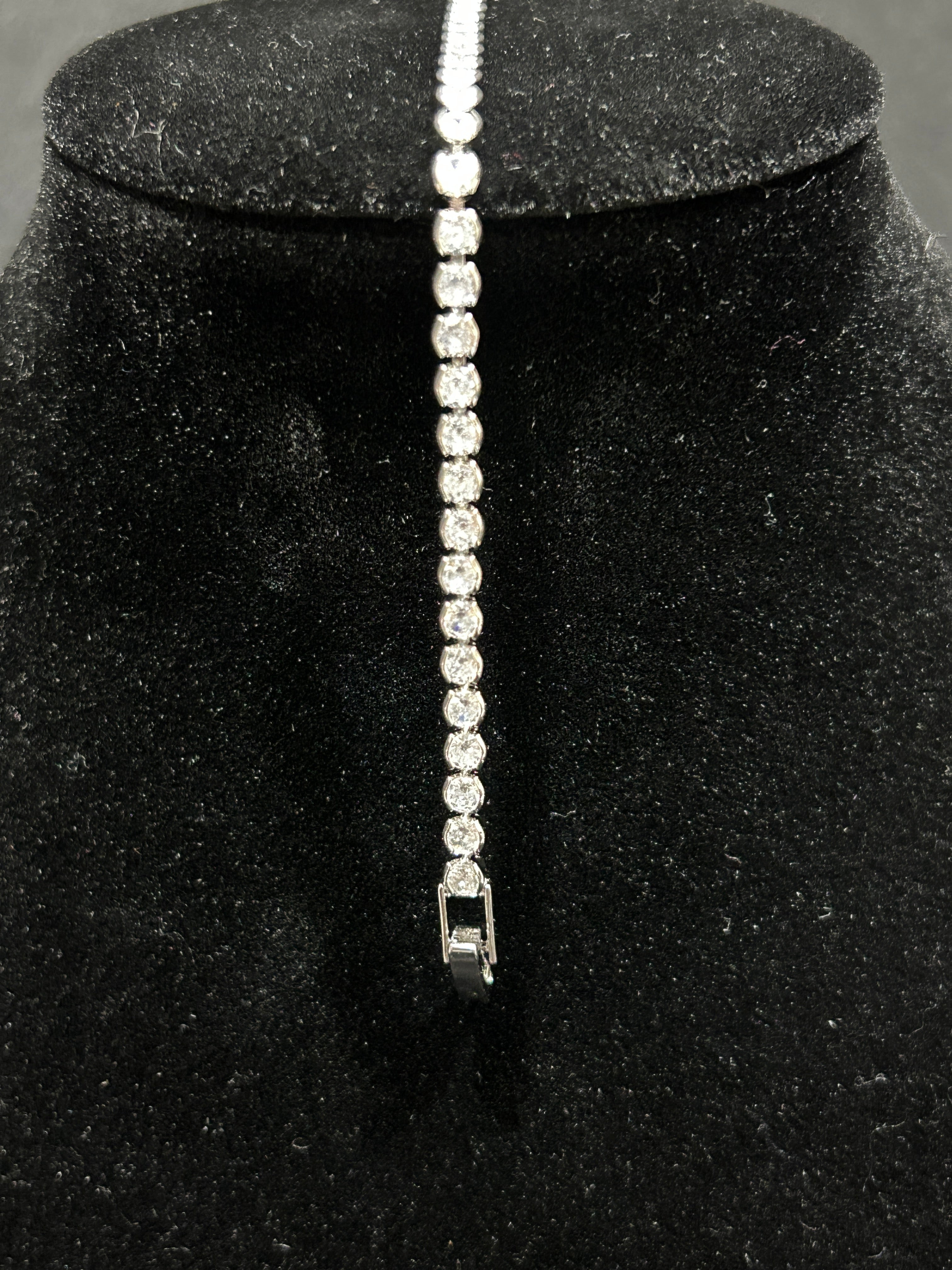 B46 - 14K White Gold VVS CZ 7 Inch 2mm Tennis