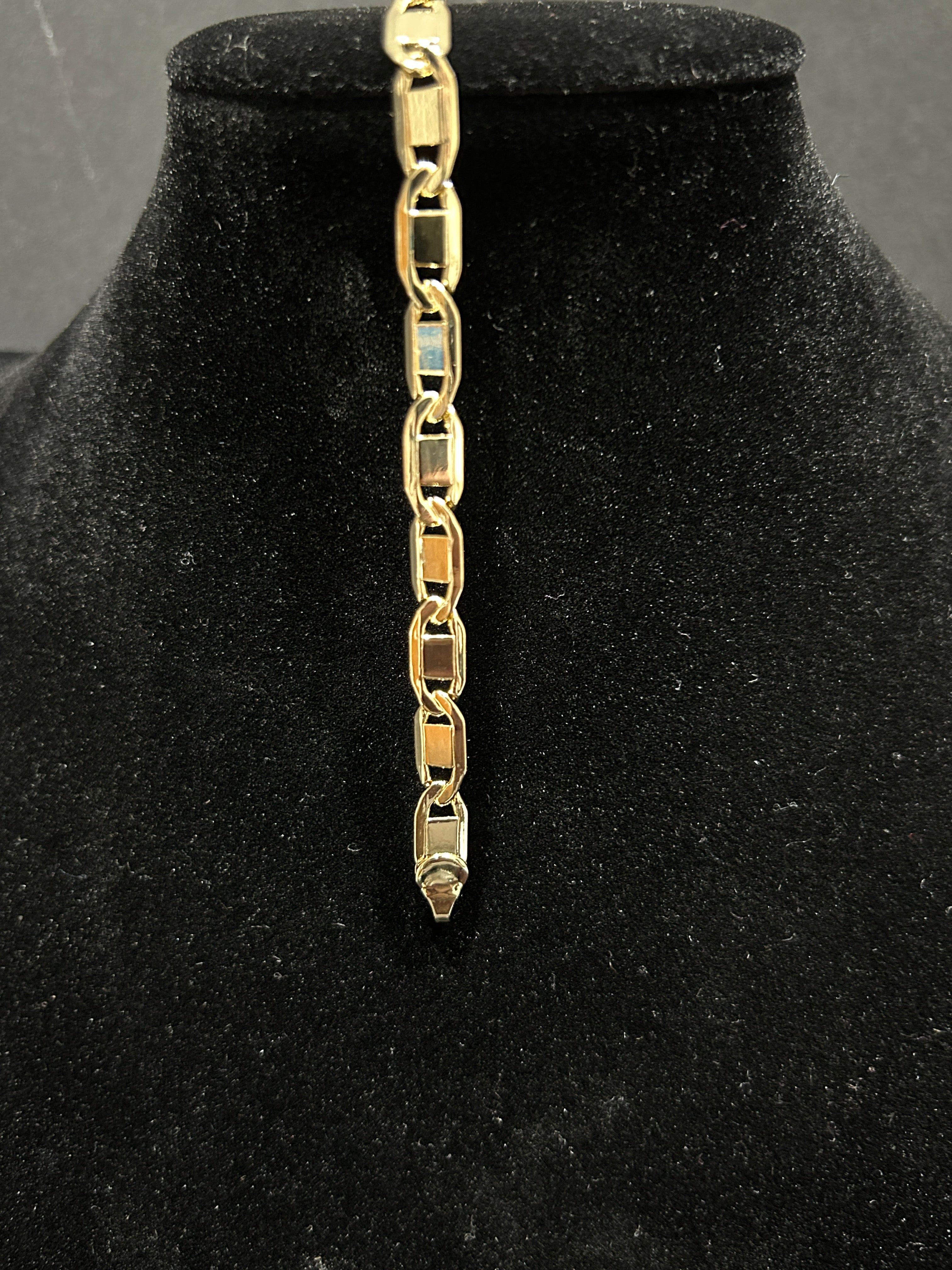 B62 - 14K Gold 8 Inch Gucci Mariner 6mm