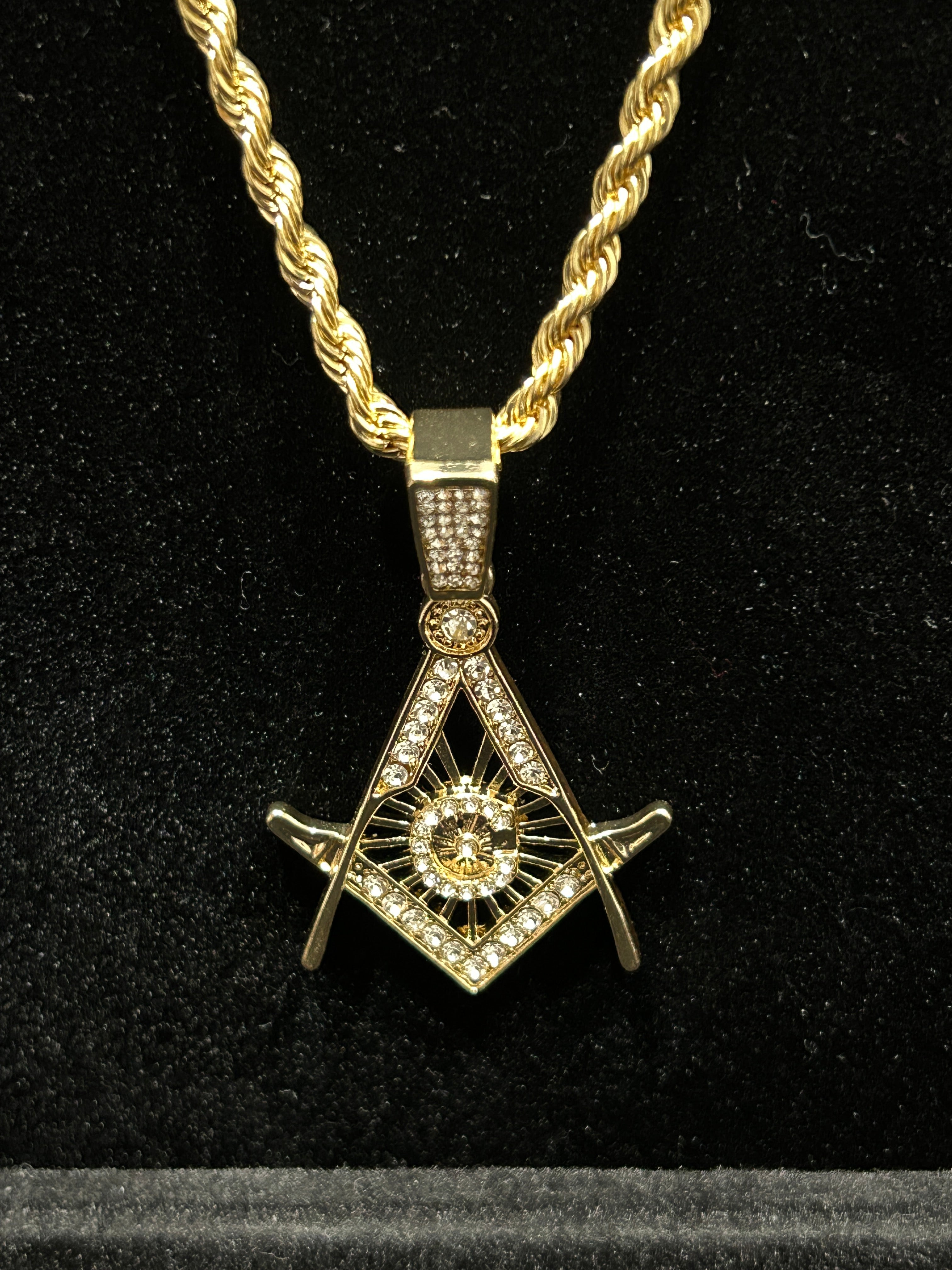 C62 - 14K Gold 5mm Rope Combo  W/ VVS CZ Mason Pendant