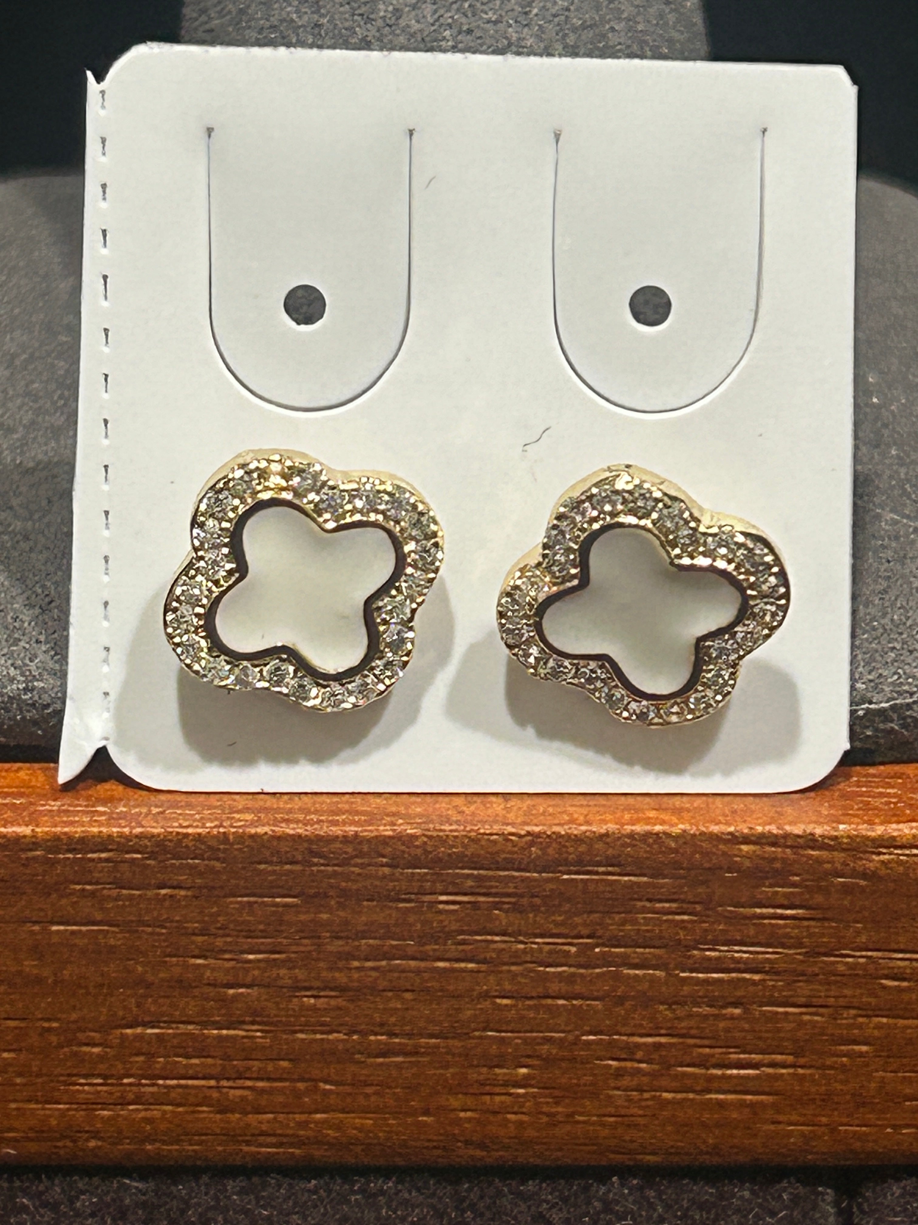 E39 - 14K Gold VVS CZ White Clovers