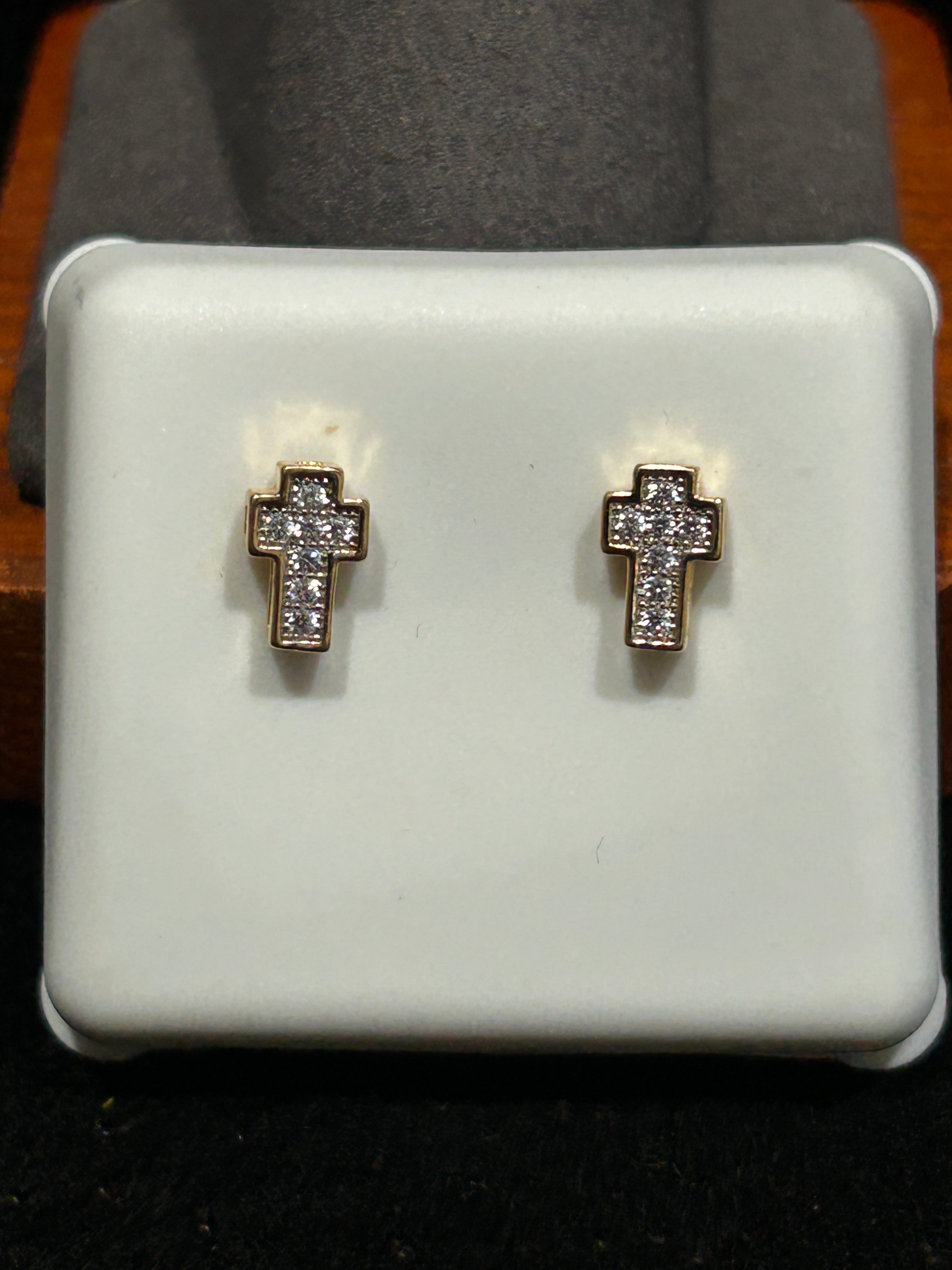 E65 - 14k Gold VVS CZ Small Cross