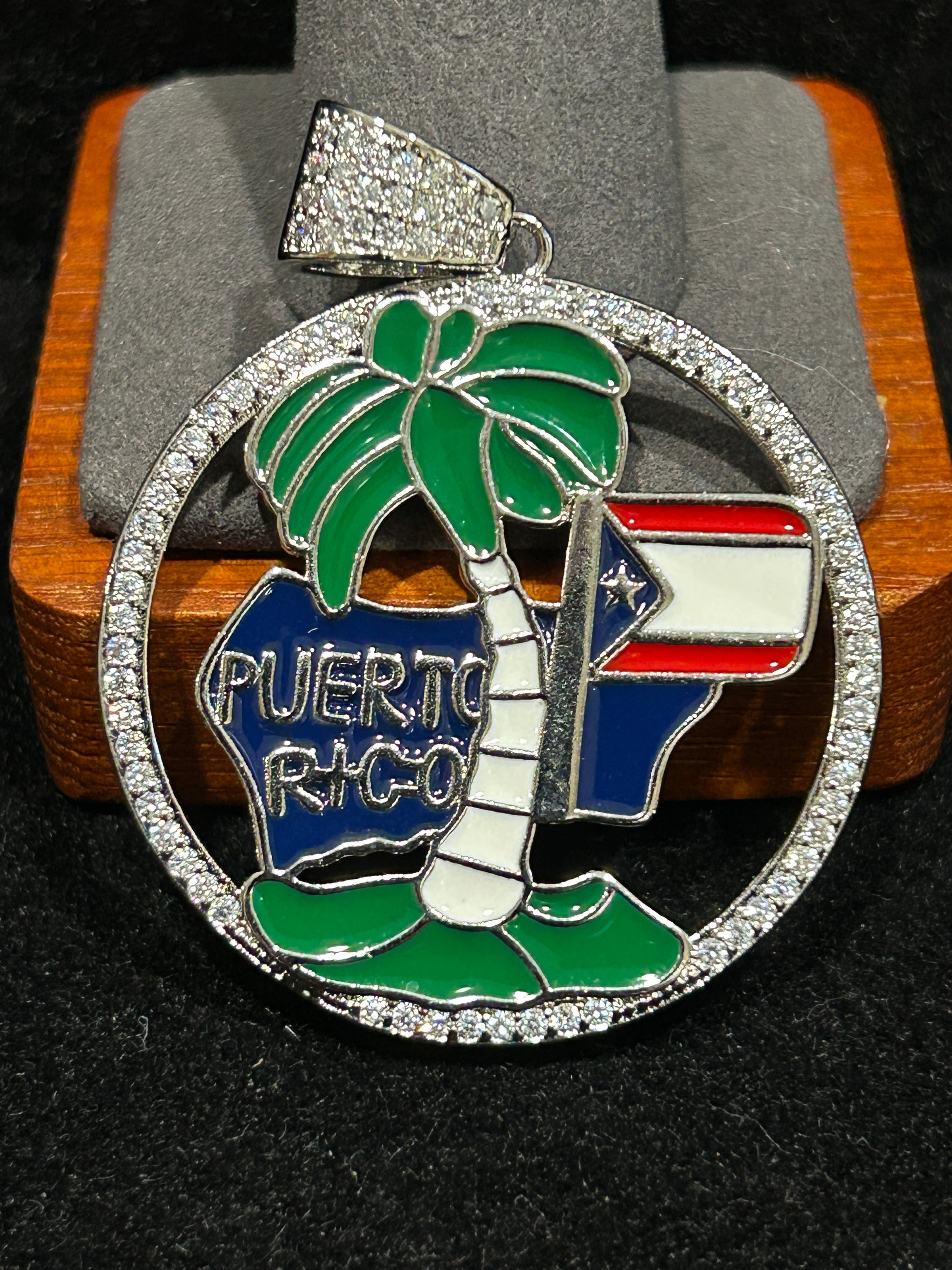 P48 - 14K White Gold VVS CZ Puerto Rico