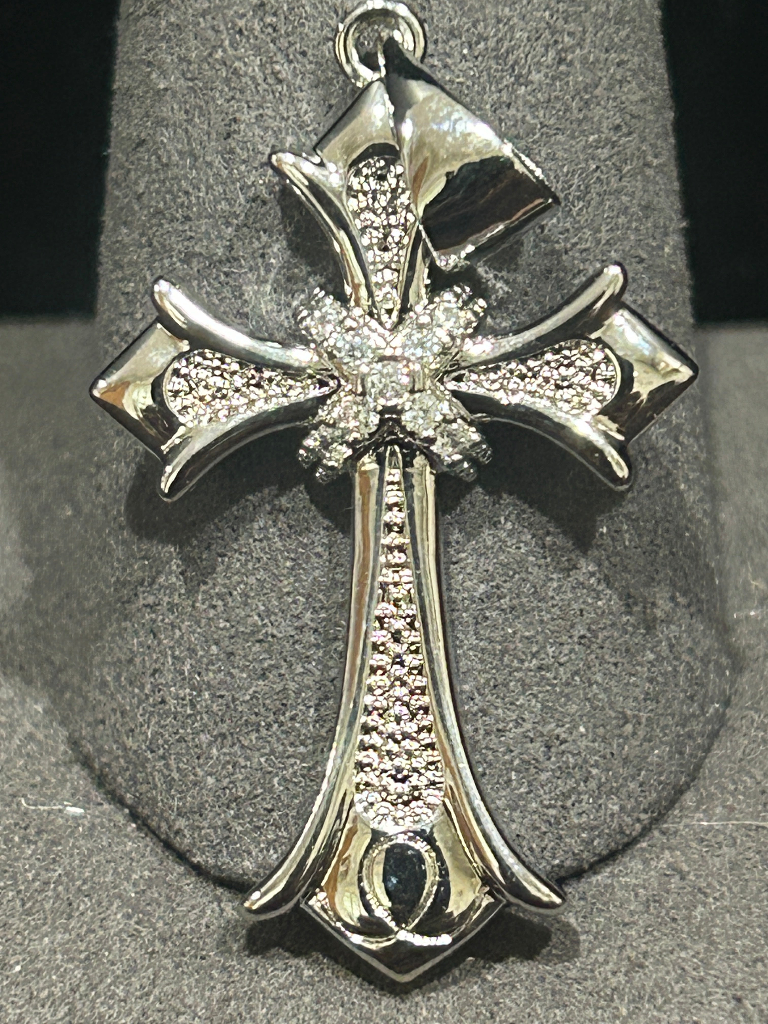 E29 - 14K White Gold VVS CZ Cross