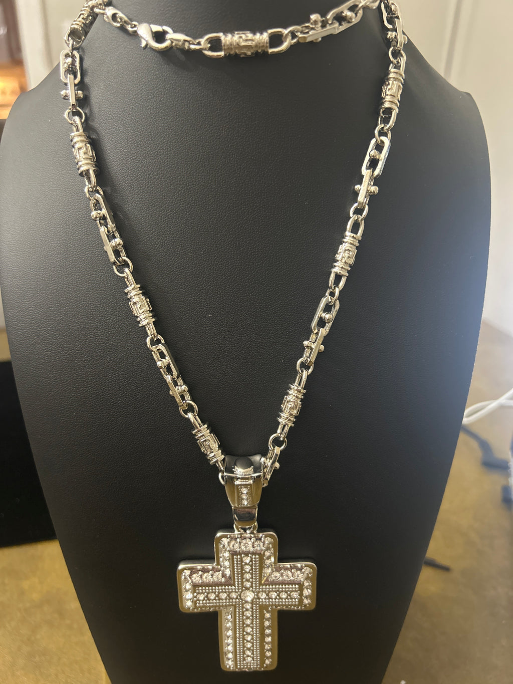 C103 - Stainless Steel 30 Inch Barrel Chain W/ Stainless VVS CZ Cross