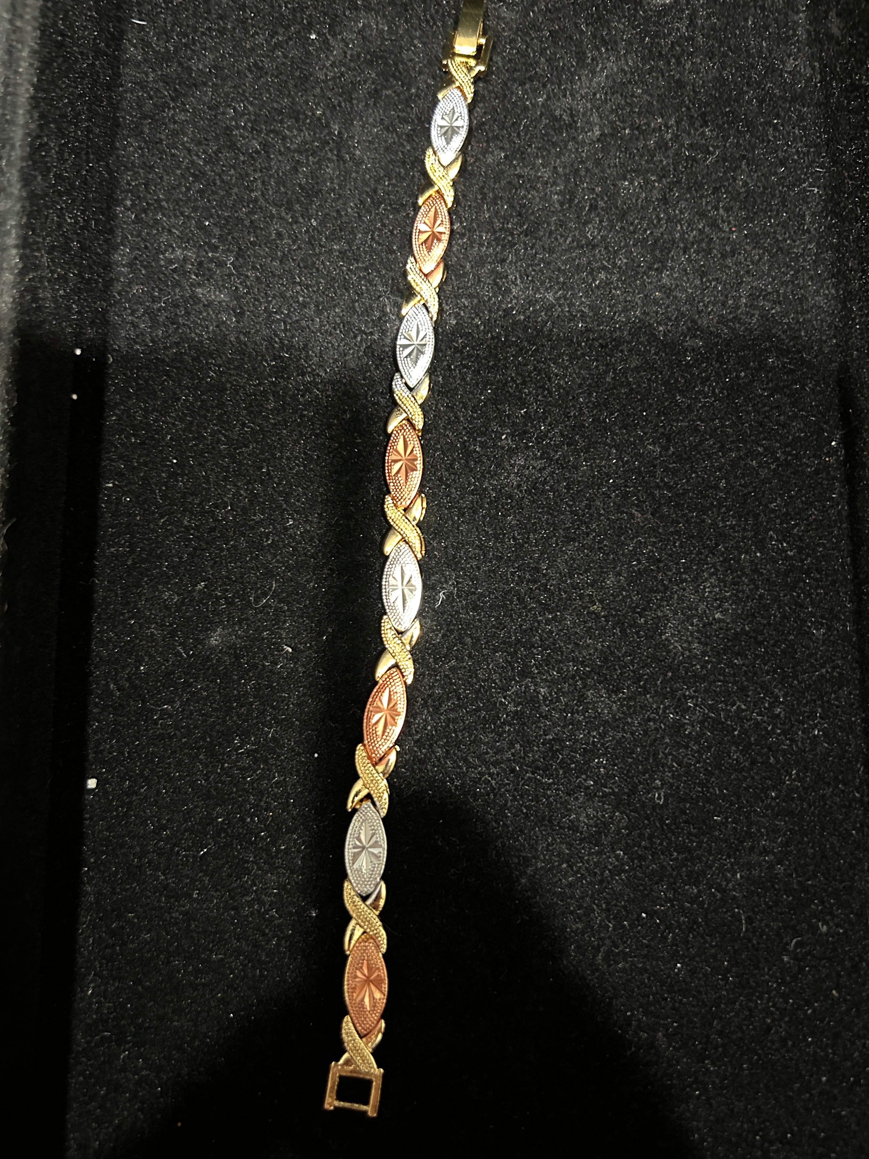 B52 - 14K Tri Color Gold 7 Inch