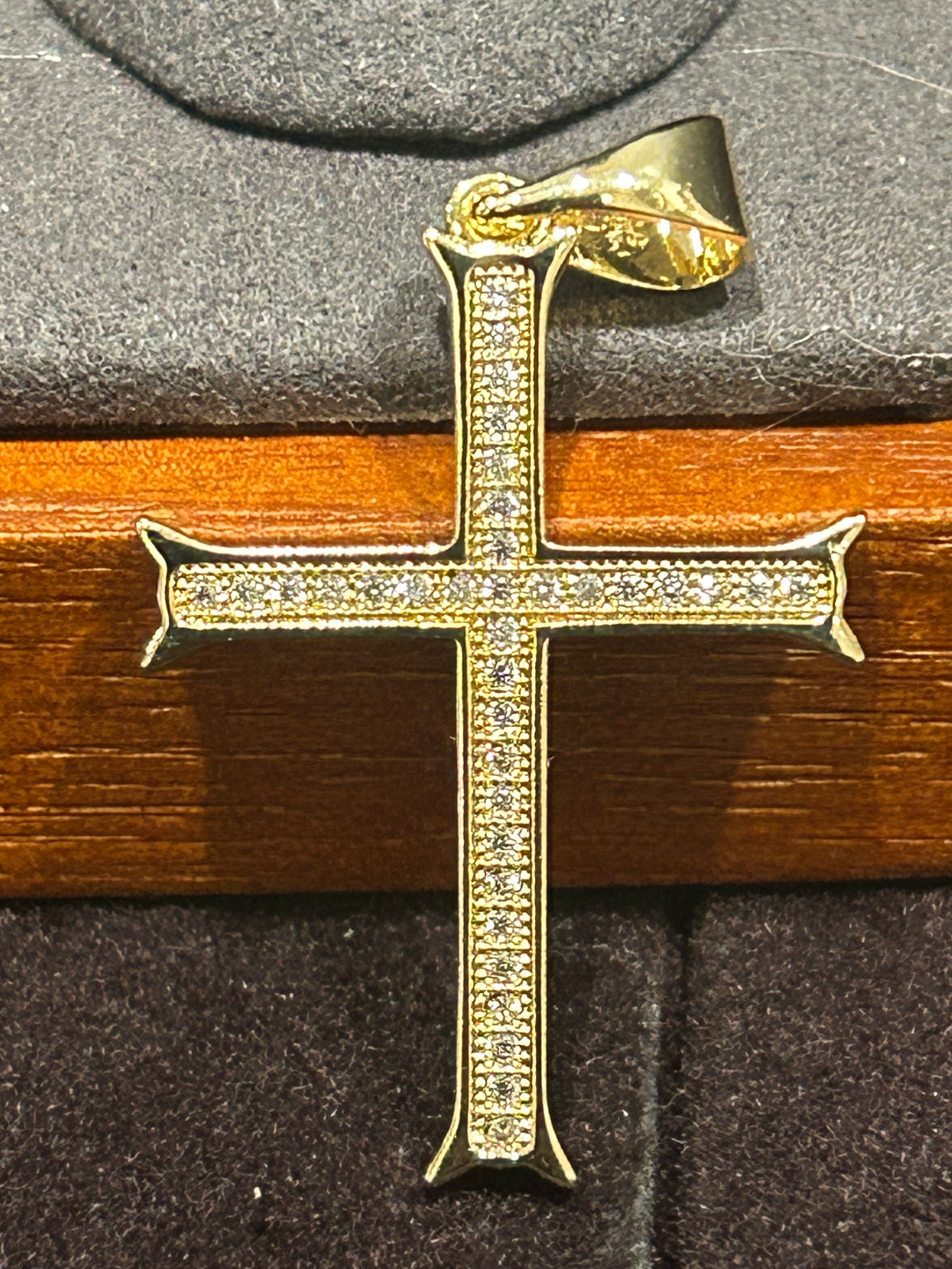 P33 - 14K Gold VVS CZ Cross