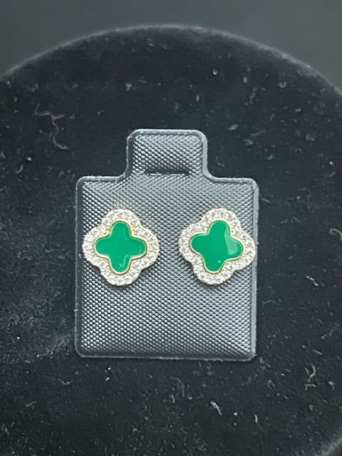 E24 - 14k Green Clover Studs