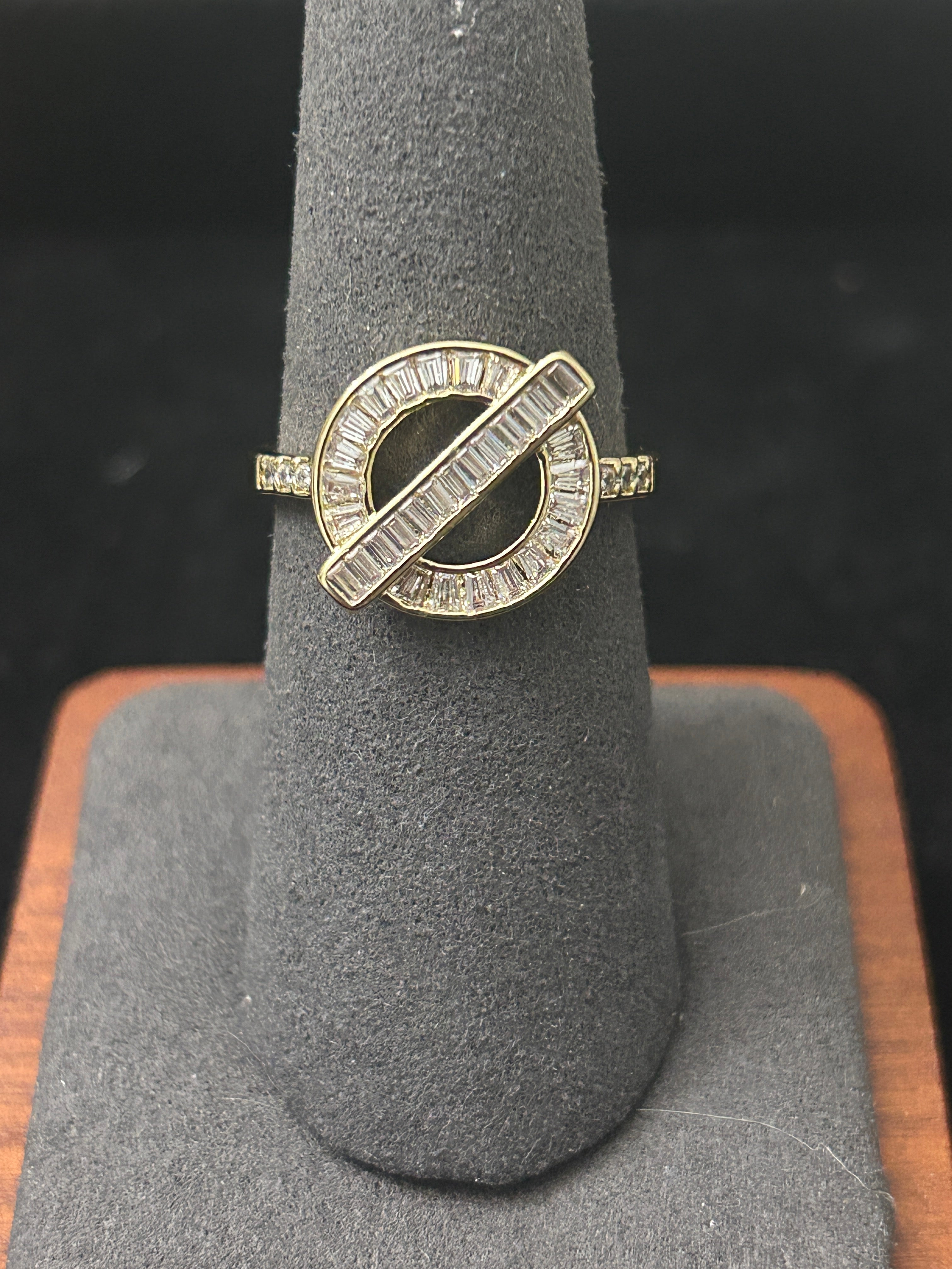 R50 - 14k Gold VVS CZ Circle Size 7