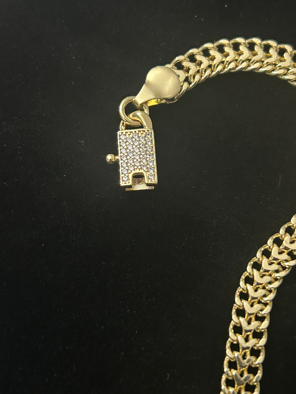 B75 - 14k Gold Mesh VVS CZ 9 Inch Iced Out Lock