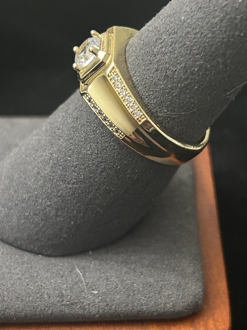 R53 - 14k Gold VVS CZ Size 8