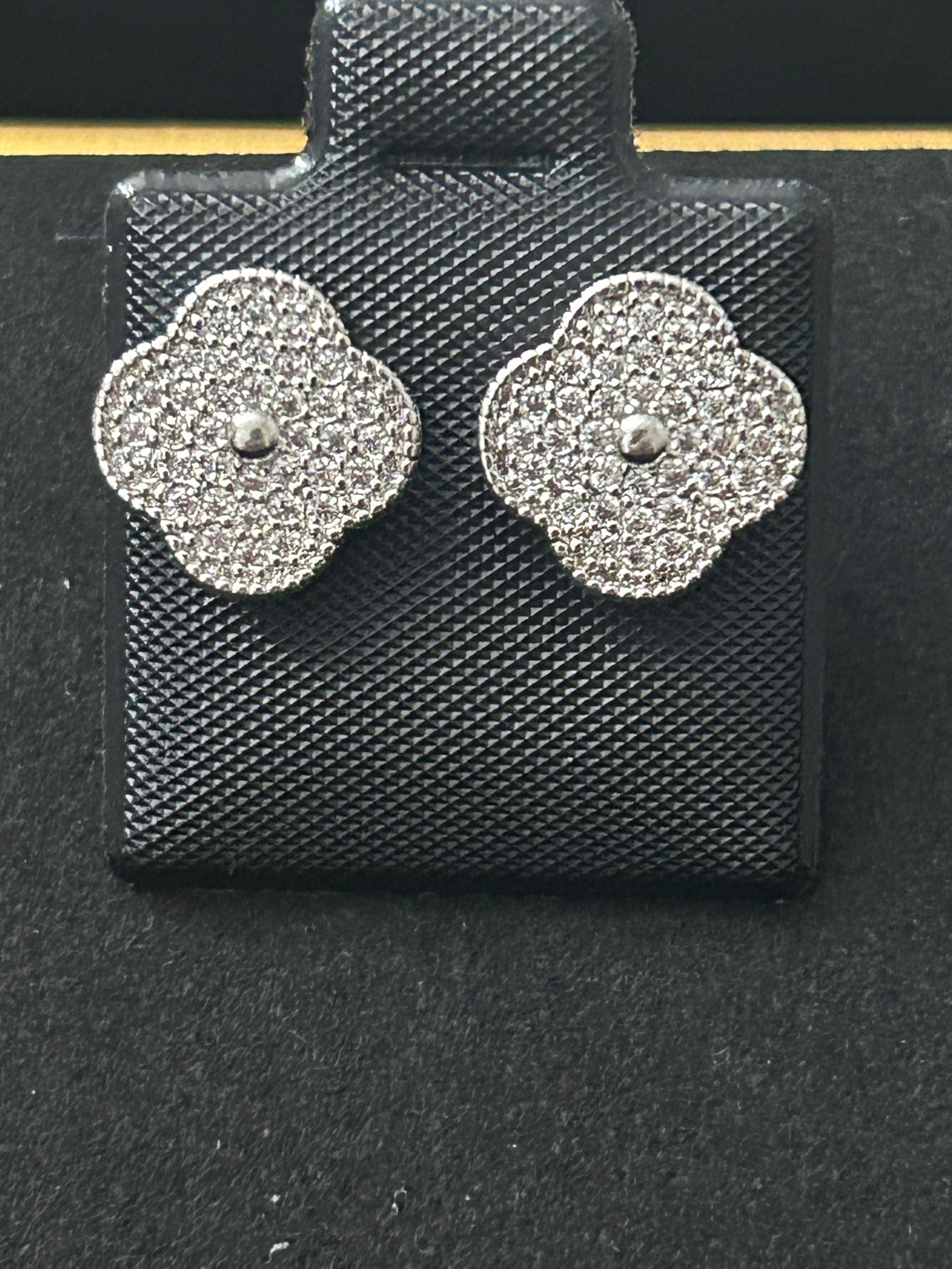 E80 - 14k White Gold VVS CZ Clovers