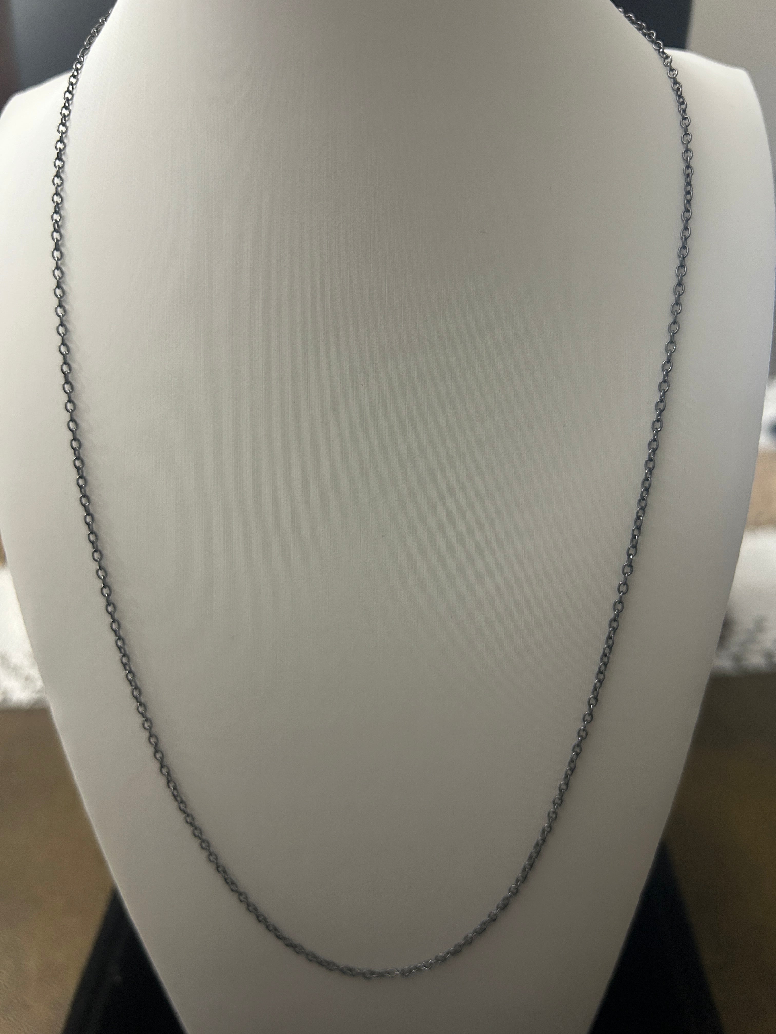 C73 - 18 Inch Thin Black Chain