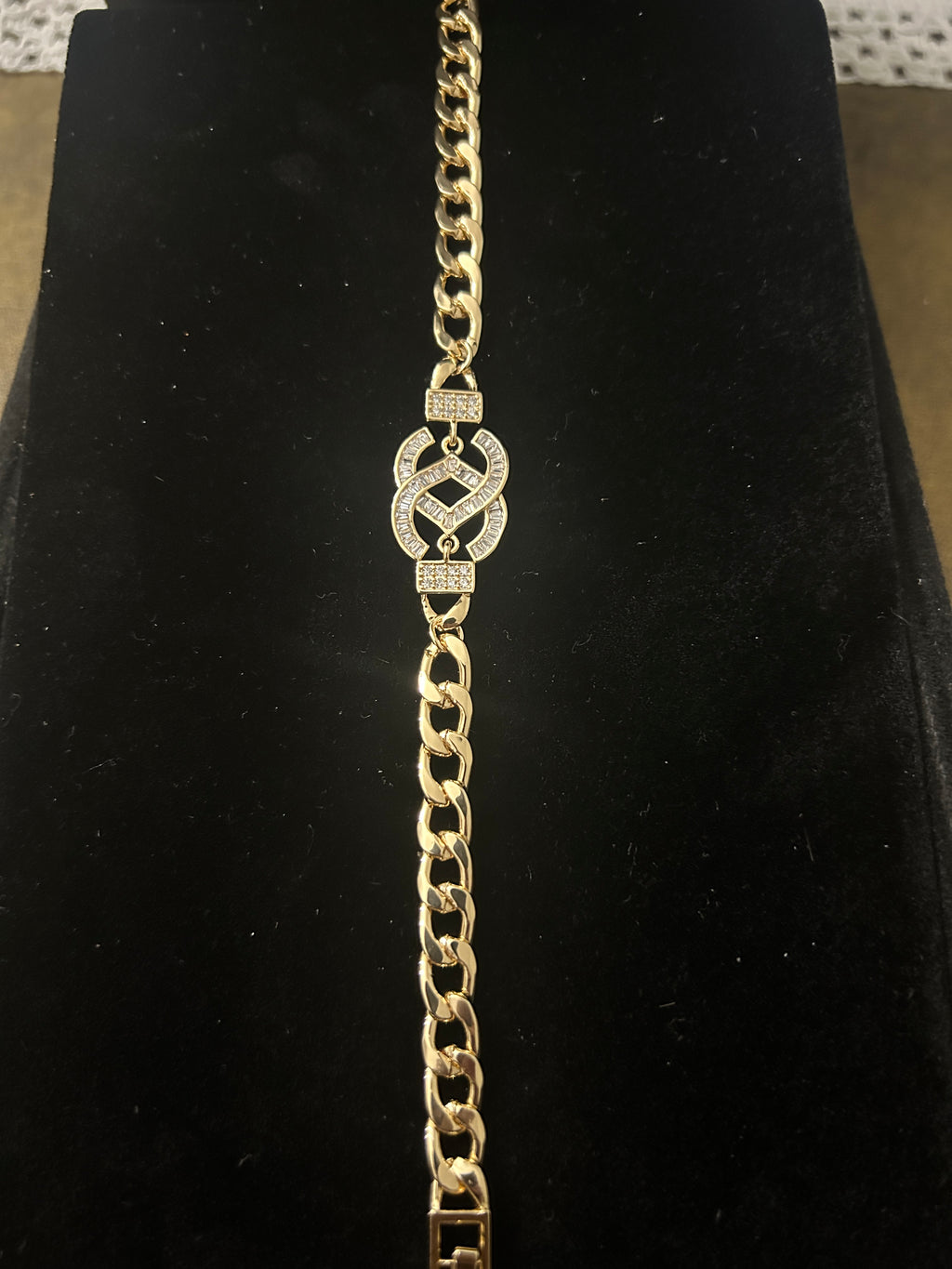 B83 - 14k Gold Chanel Style VVS CZ 8 Inch